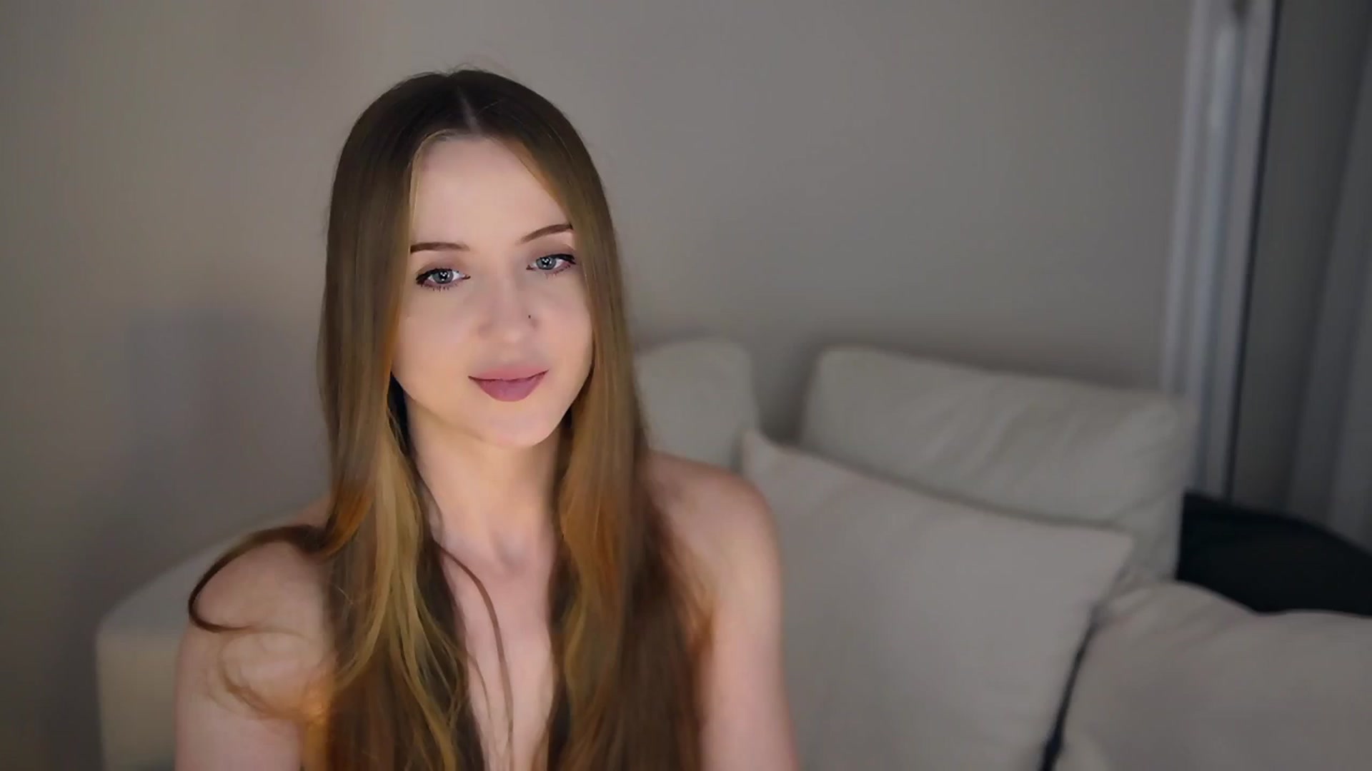 Gallery image thumbnail from Innocent_Soul's myfreecams stream on, 05/20/2025, 18:00 image 6 of 20