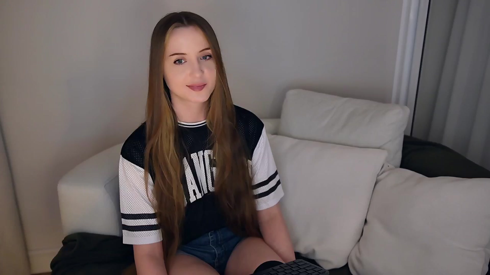 Gallery image thumbnail from Innocent_Soul's myfreecams stream on, 05/20/2025, 18:00 image 19 of 20