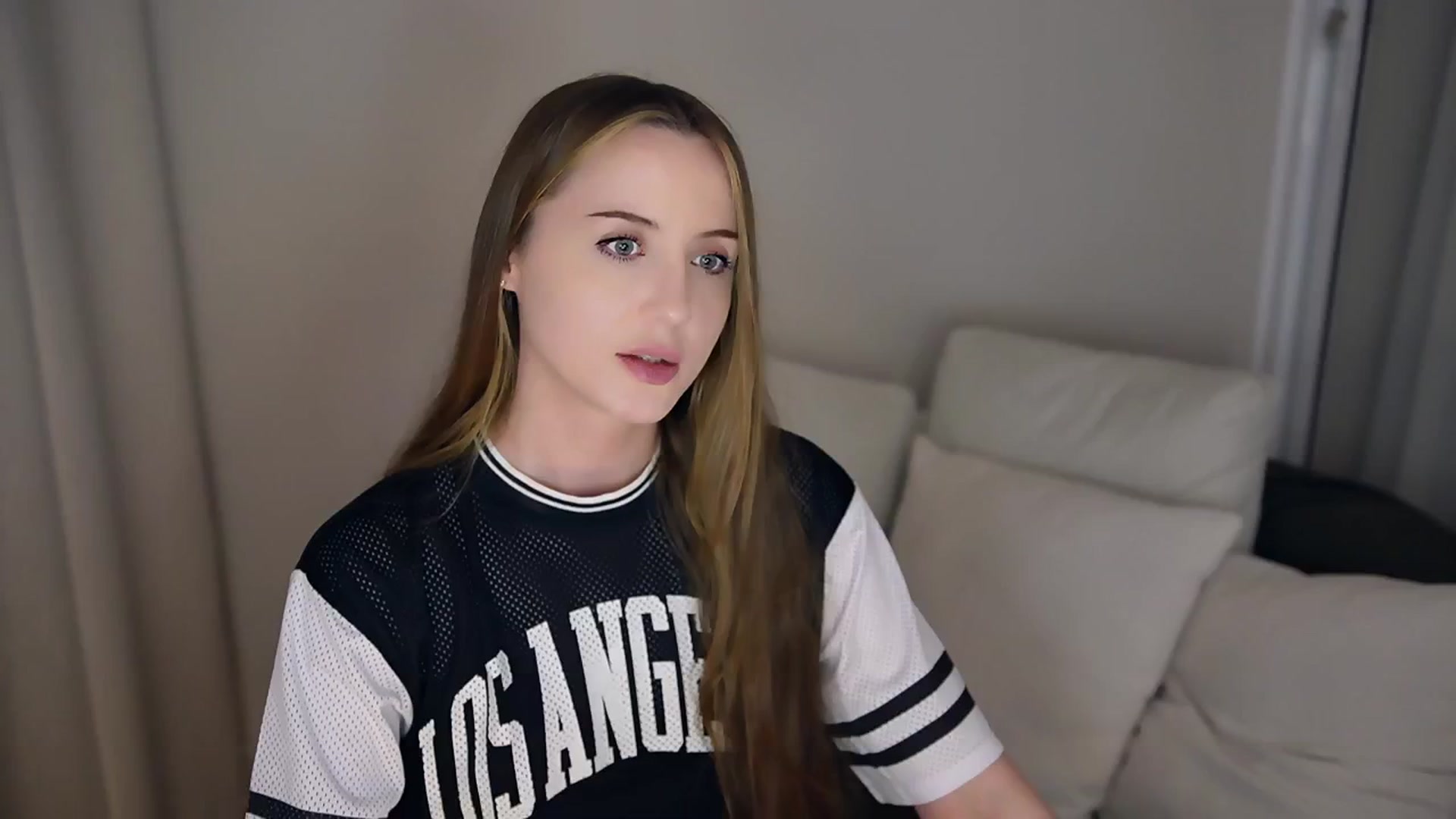 Gallery image thumbnail from Innocent_Soul's myfreecams stream on, 05/20/2025, 18:16 image 17 of 20