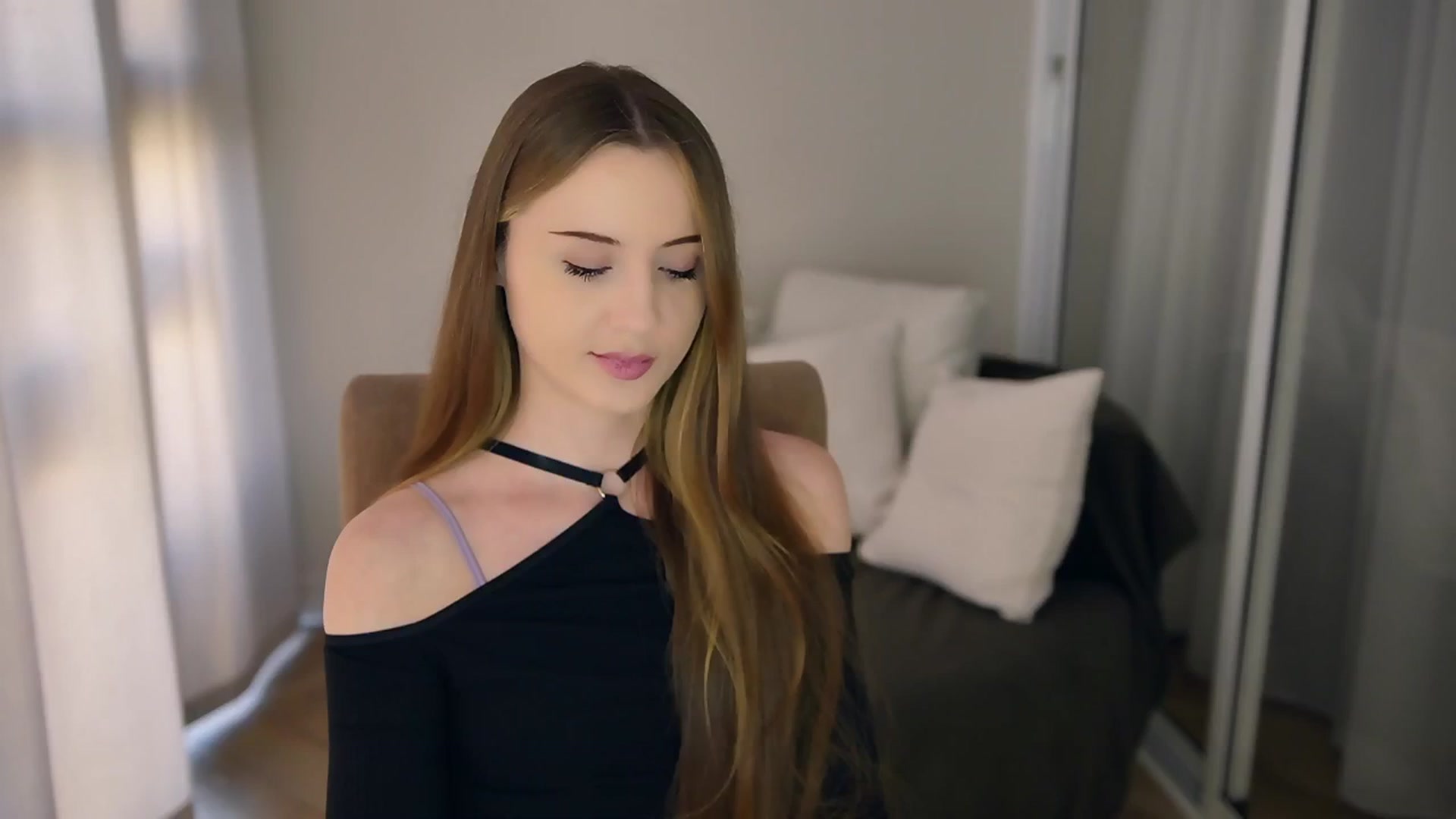 Gallery image thumbnail from Innocent_Soul's myfreecams stream on, 05/21/2025, 15:53 image 11 of 20