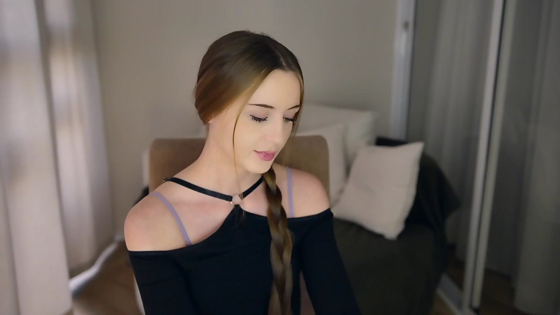 Gallery image thumbnail from Innocent_Soul's myfreecams stream on, 05/21/2025, 16:24 image 1 of 20