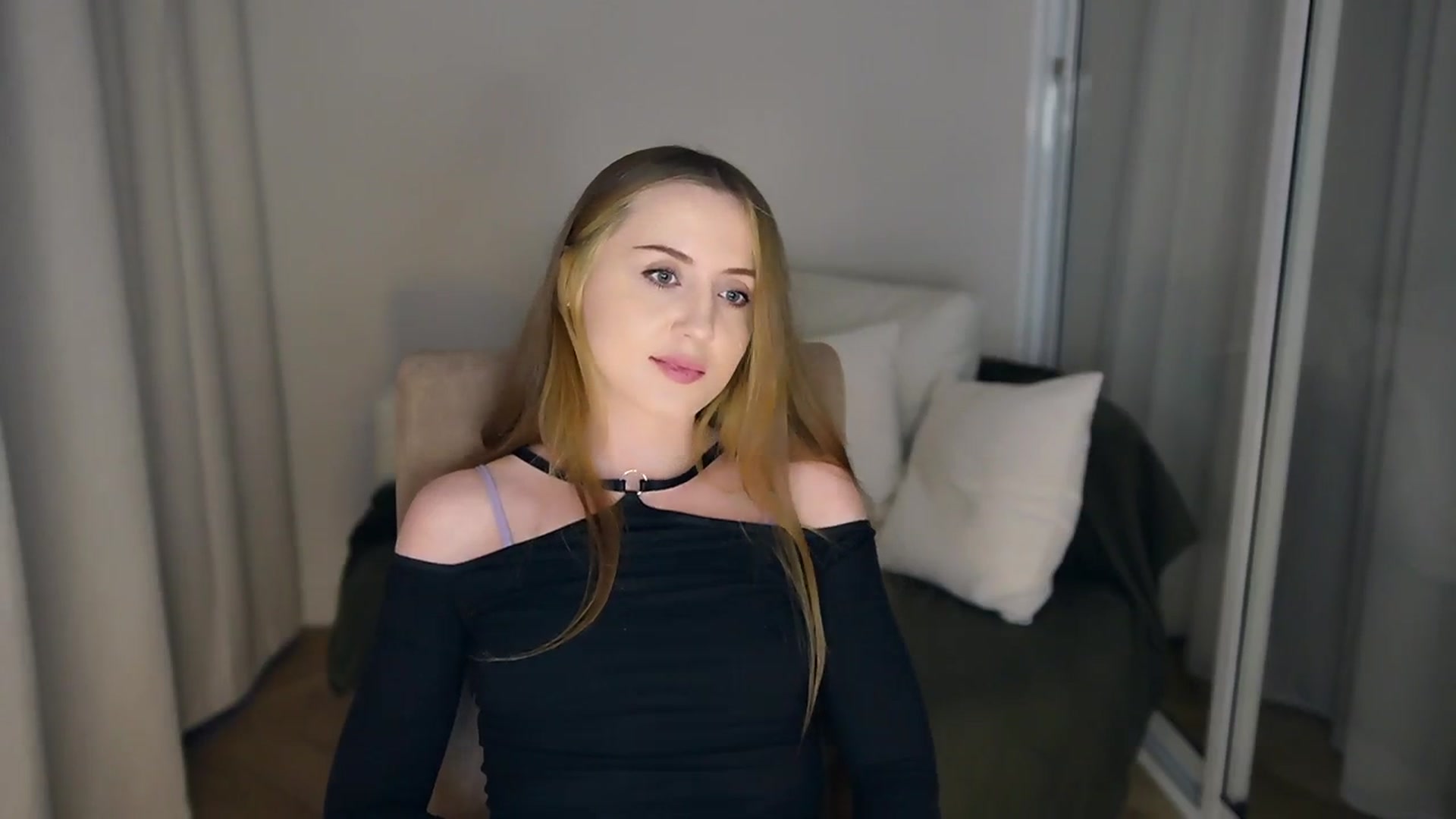 Gallery image thumbnail from Innocent_Soul's myfreecams stream on, 05/21/2025, 17:30 image 14 of 20