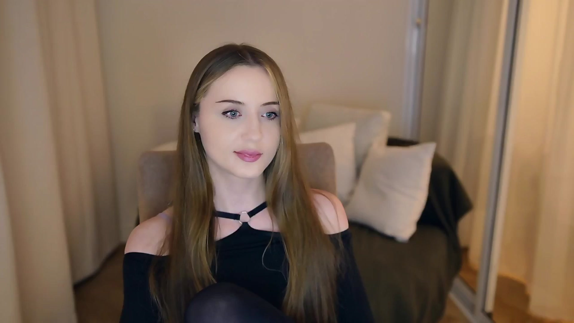 Gallery image thumbnail from Innocent_Soul's myfreecams stream on, 05/21/2025, 19:03 image 20 of 20