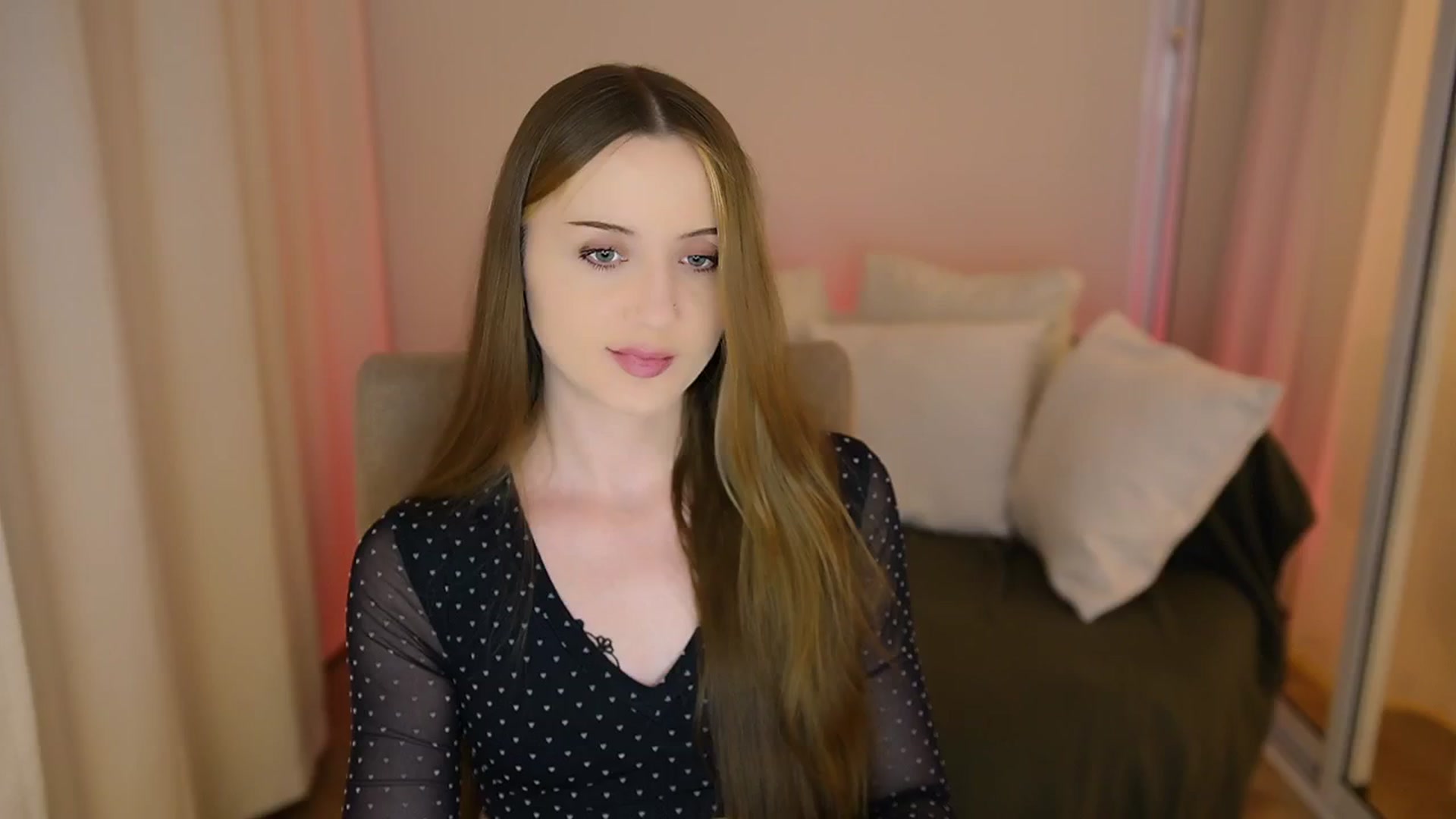 Gallery image thumbnail from Innocent_Soul's myfreecams stream on, 05/27/2025, 20:30 image 2 of 20