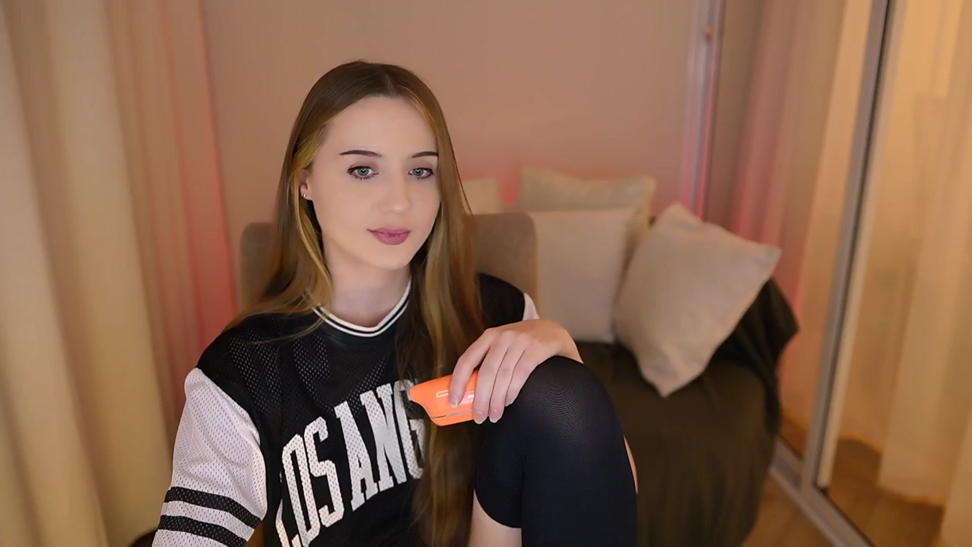 Gallery image thumbnail from Innocent_Soul's myfreecams stream on, 05/29/2025, 23:51 image 5 of 20