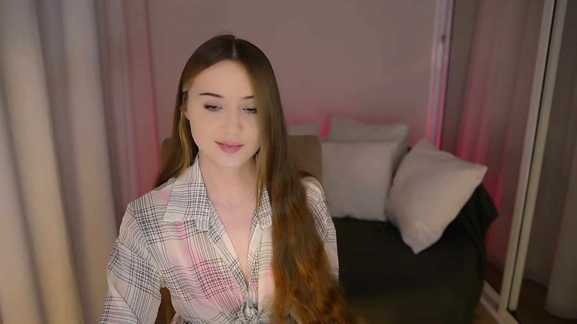 Gallery image thumbnail from Innocent_Soul's myfreecams stream on, 05/30/2025, 18:19 image 6 of 20