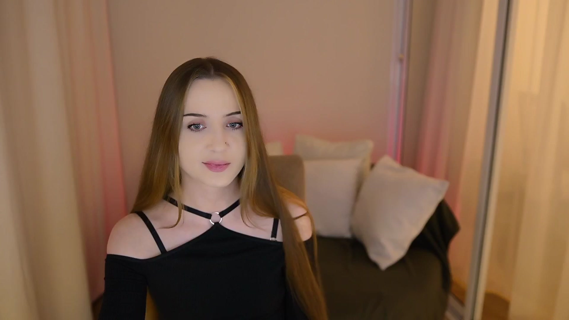Gallery image thumbnail from Innocent_Soul's myfreecams stream on, 05/31/2025, 20:52 image 9 of 20