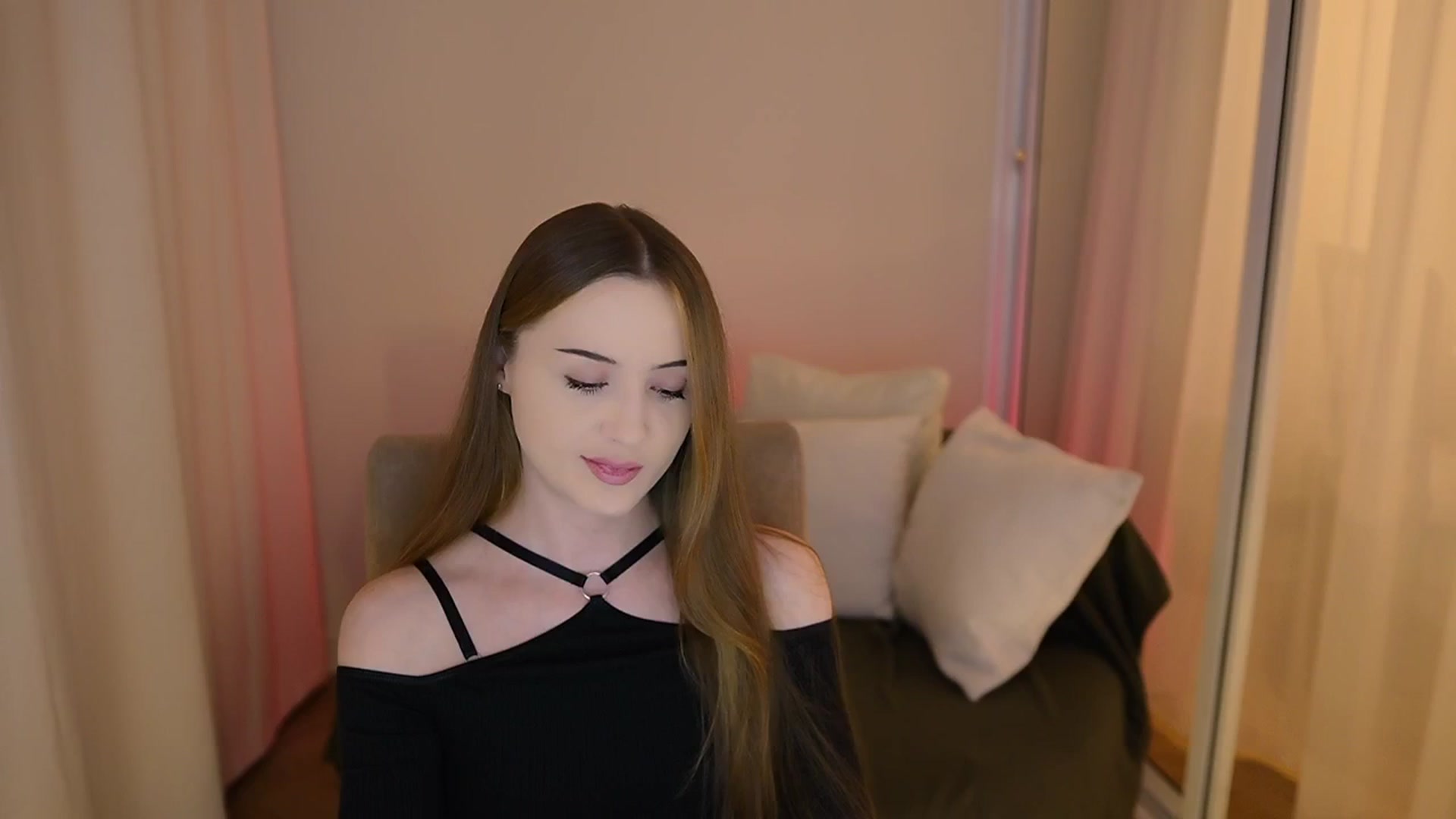 Gallery image thumbnail from Innocent_Soul's myfreecams stream on, 05/31/2025, 20:52 image 2 of 20