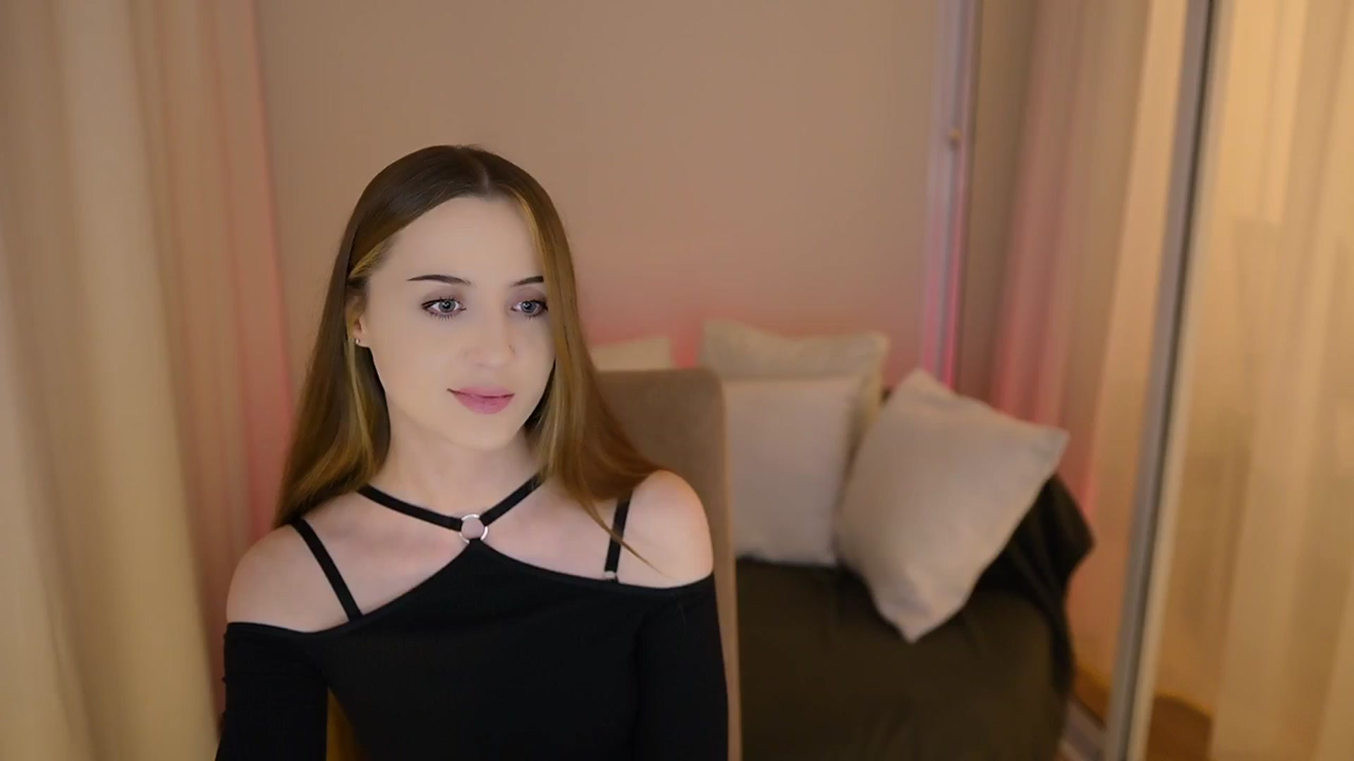Gallery image thumbnail from Innocent_Soul's myfreecams stream on, 05/31/2025, 20:52 image 11 of 20