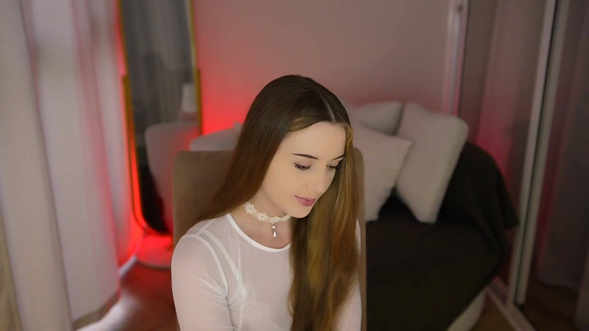 Gallery image thumbnail from Innocent_Soul's myfreecams stream on, 06/04/2025, 16:57 image 6 of 20