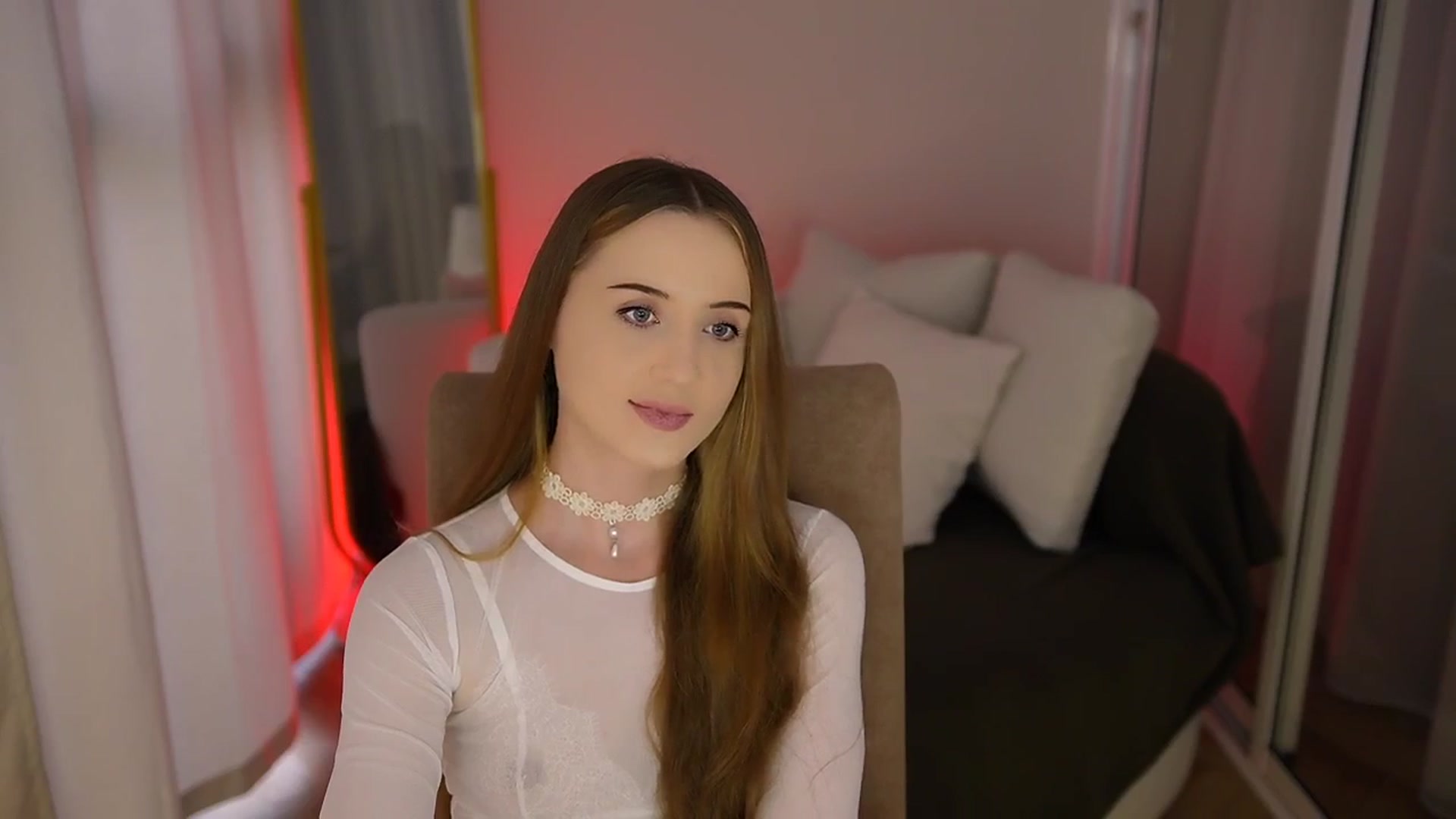 Gallery image thumbnail from Innocent_Soul's myfreecams stream on, 06/04/2025, 16:57 image 5 of 20
