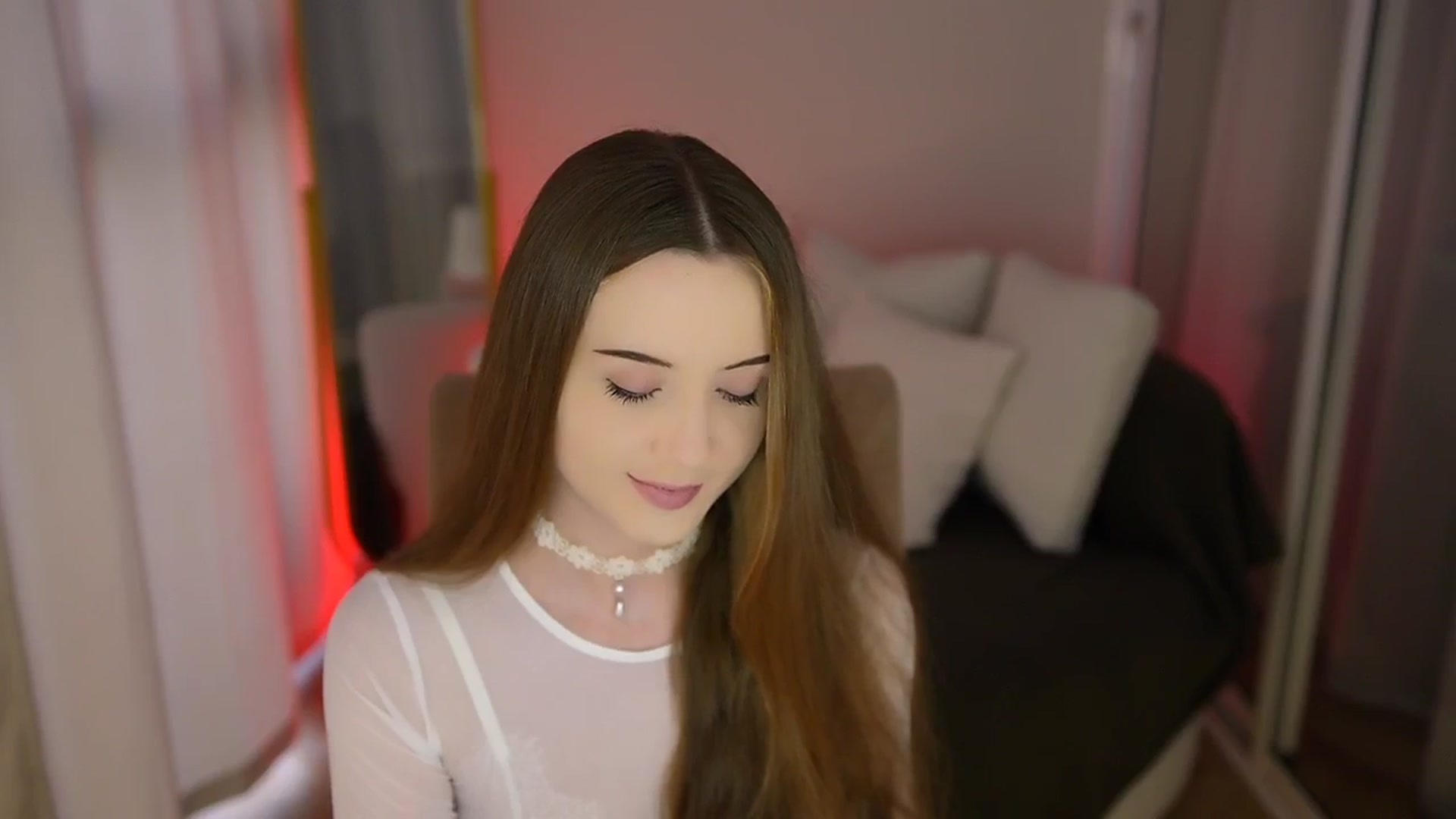 Gallery image thumbnail from Innocent_Soul's myfreecams stream on, 06/04/2025, 16:57 image 4 of 20