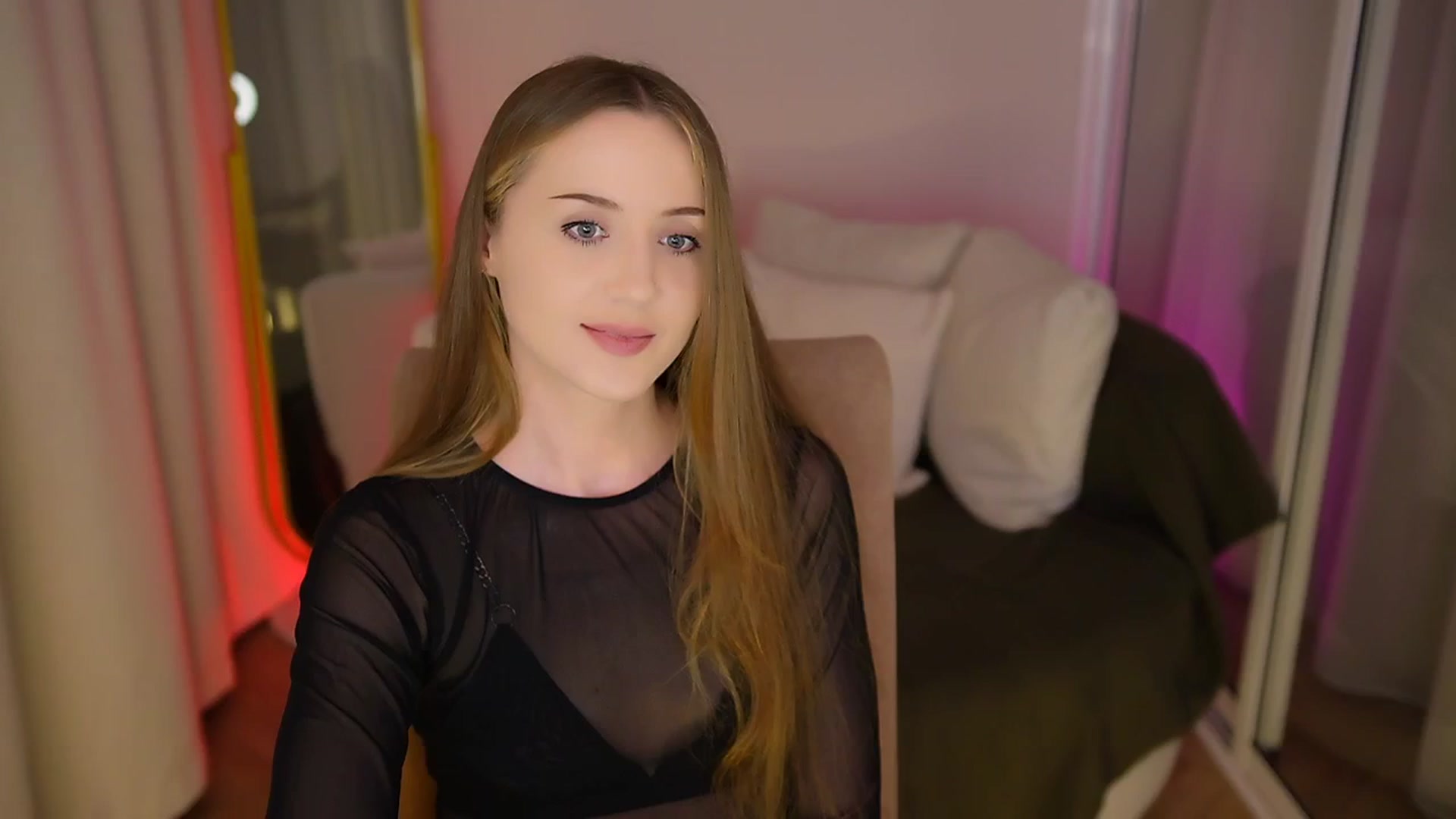Gallery image thumbnail from Innocent_Soul's myfreecams stream on, 06/05/2025, 19:19 image 18 of 20