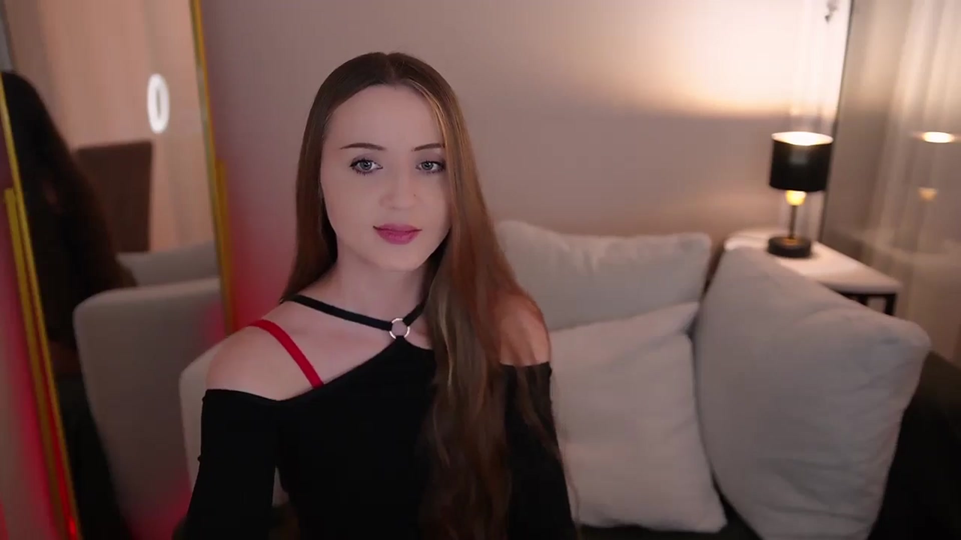 Gallery image thumbnail from Innocent_Soul's myfreecams stream on, 06/07/2025, 20:02 image 19 of 20