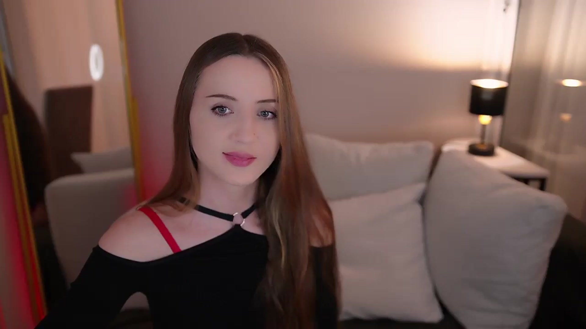 Gallery image thumbnail from Innocent_Soul's myfreecams stream on, 06/07/2025, 20:02 image 18 of 20