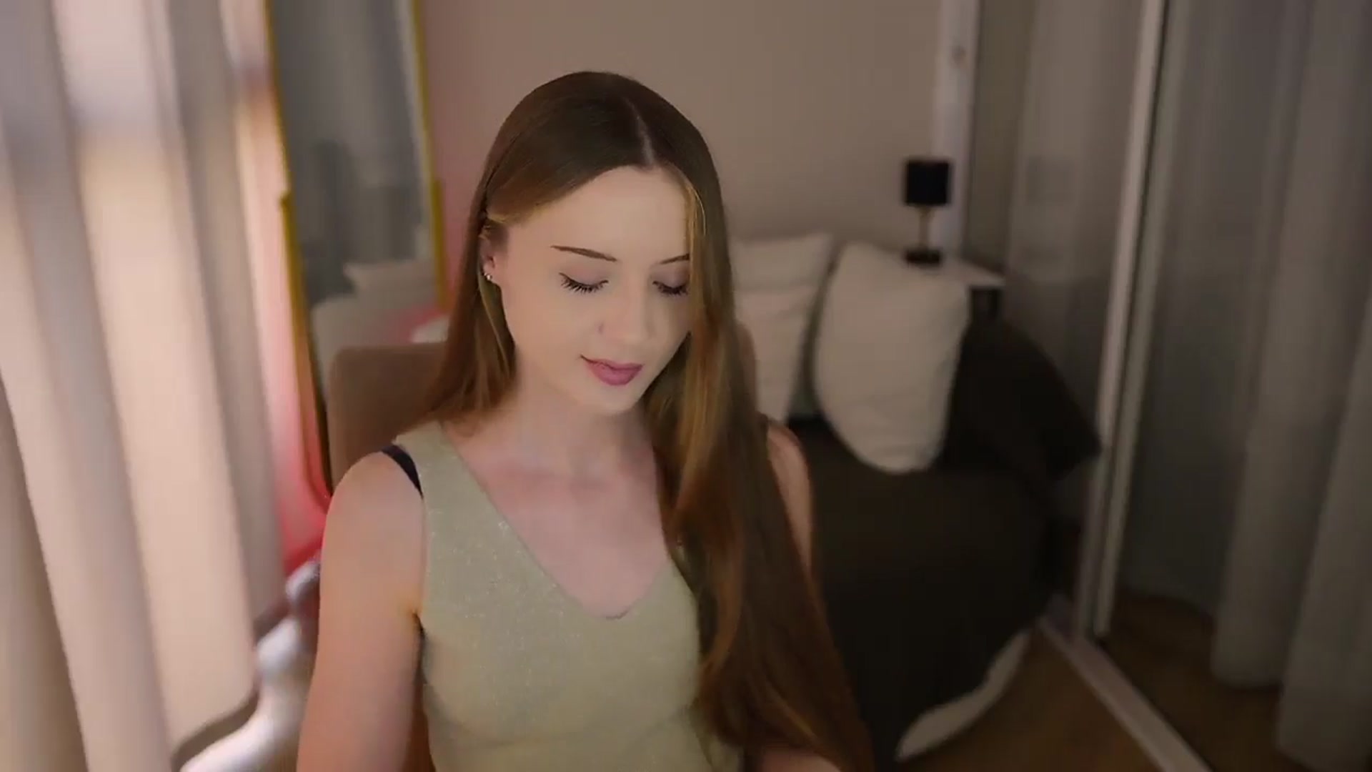 Gallery image thumbnail from Innocent_Soul's myfreecams stream on, 06/09/2025, 15:24 image 17 of 20