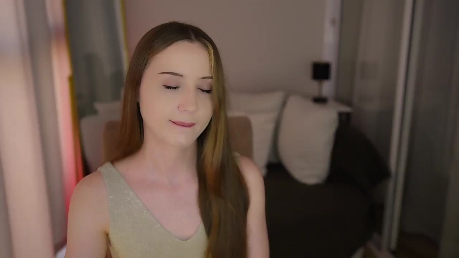 Gallery image thumbnail from Innocent_Soul's myfreecams stream on, 06/09/2025, 16:22 image 16 of 20