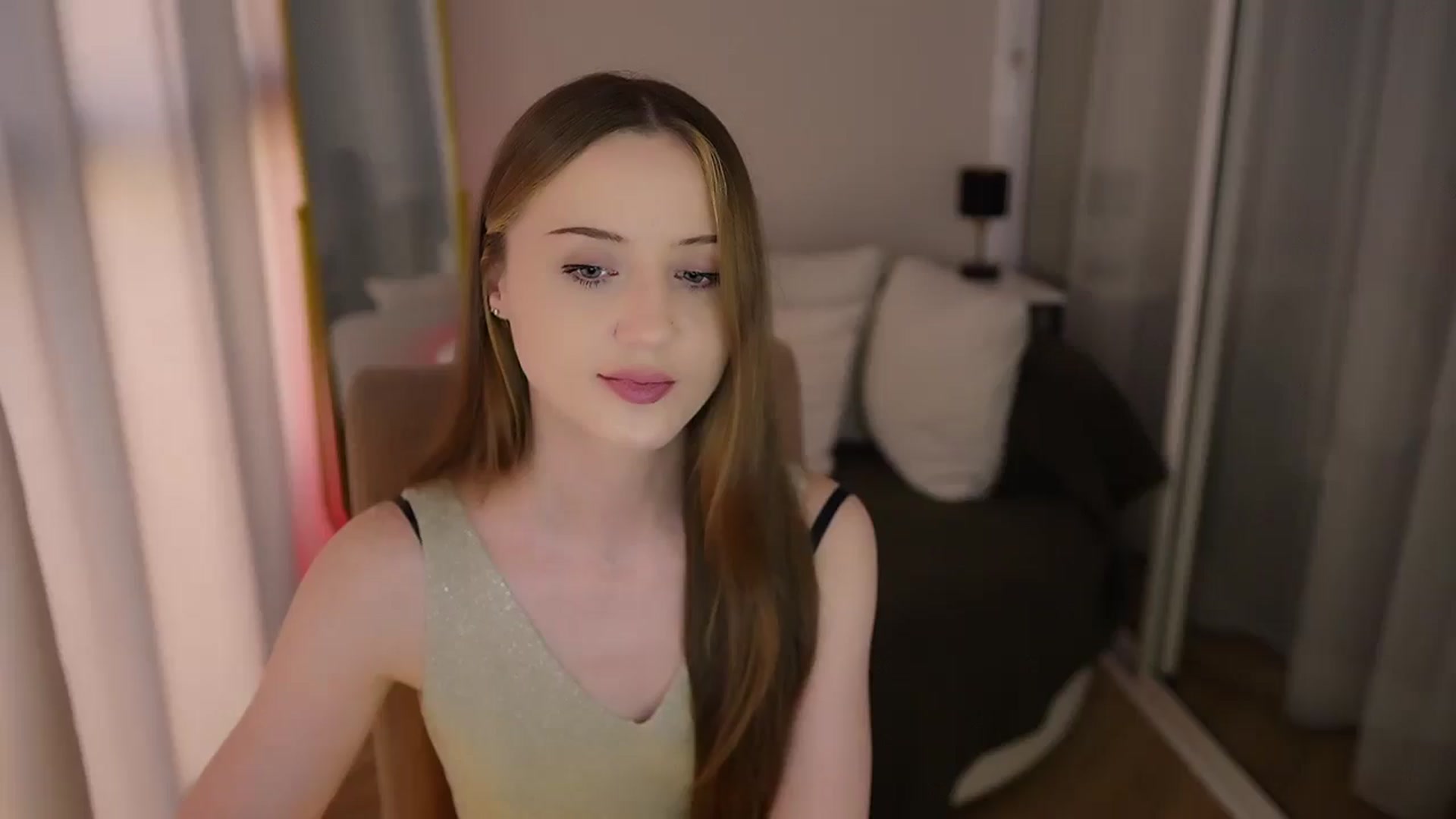Gallery image thumbnail from Innocent_Soul's myfreecams stream on, 06/09/2025, 16:22 image 1 of 20