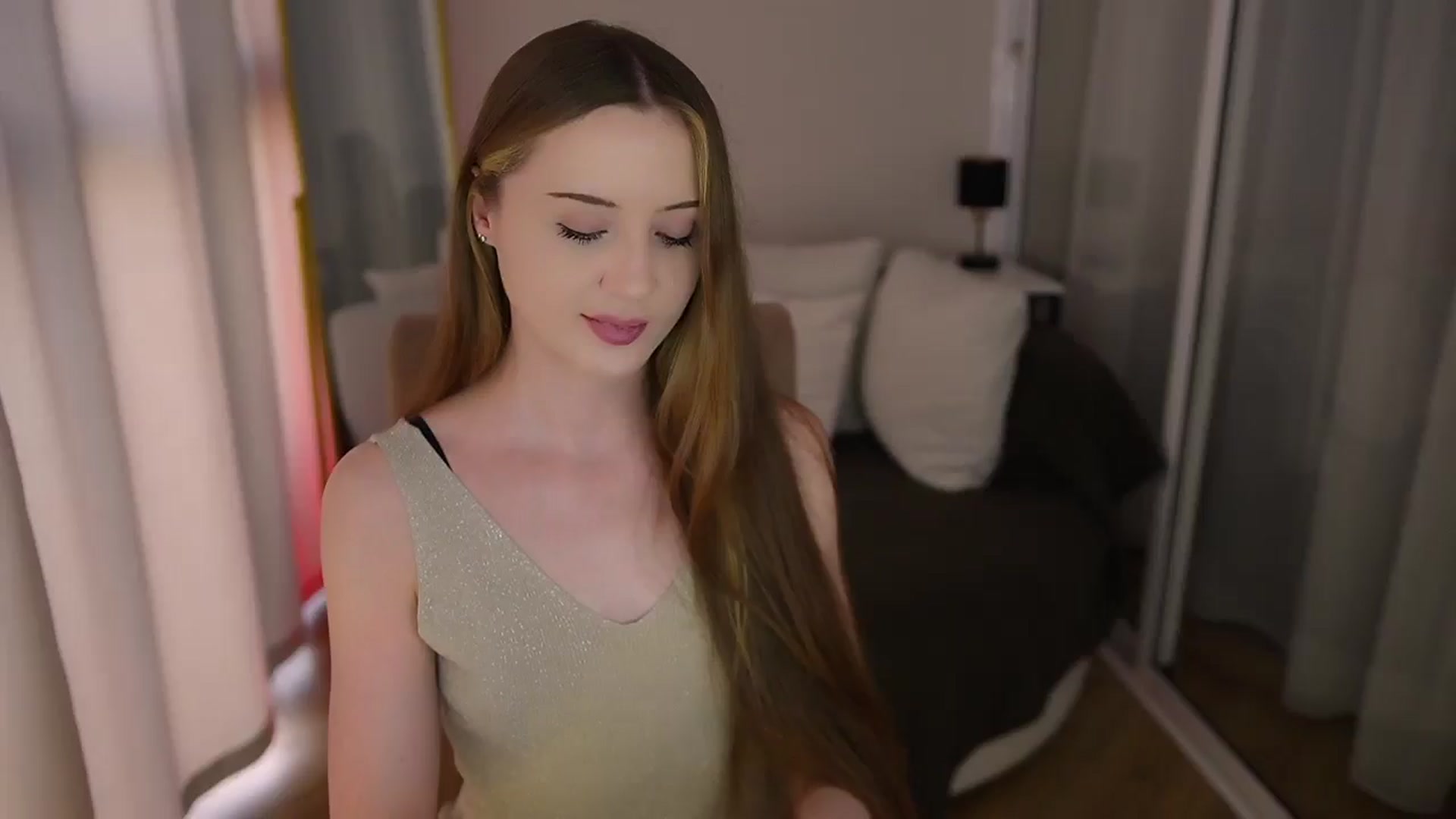 Gallery image thumbnail from Innocent_Soul's myfreecams stream on, 06/09/2025, 16:22 image 8 of 20