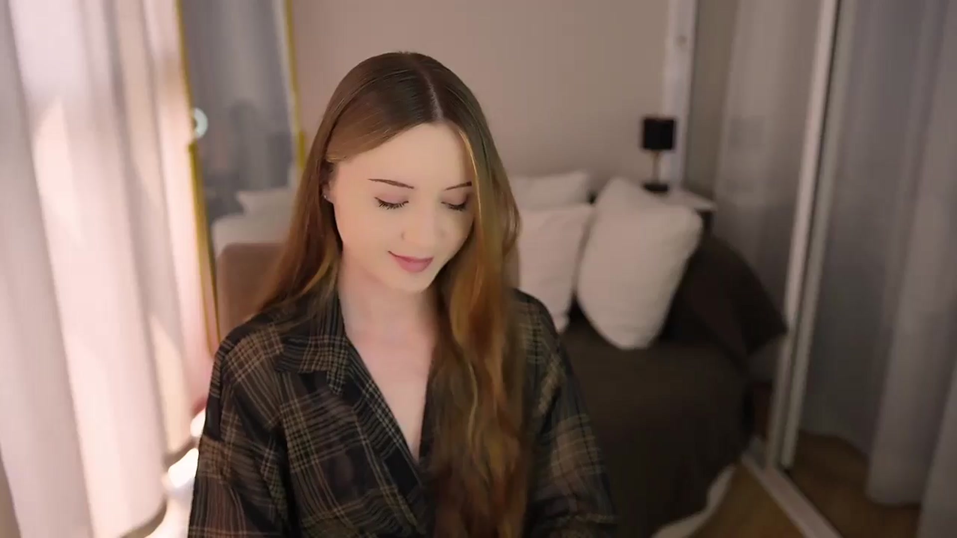 Gallery image thumbnail from Innocent_Soul's myfreecams stream on, 06/10/2025, 12:13 image 3 of 20