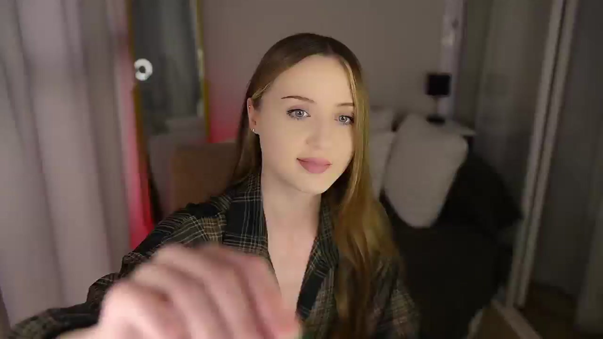 Gallery image thumbnail from Innocent_Soul's myfreecams stream on, 06/10/2025, 16:10 image 20 of 20
