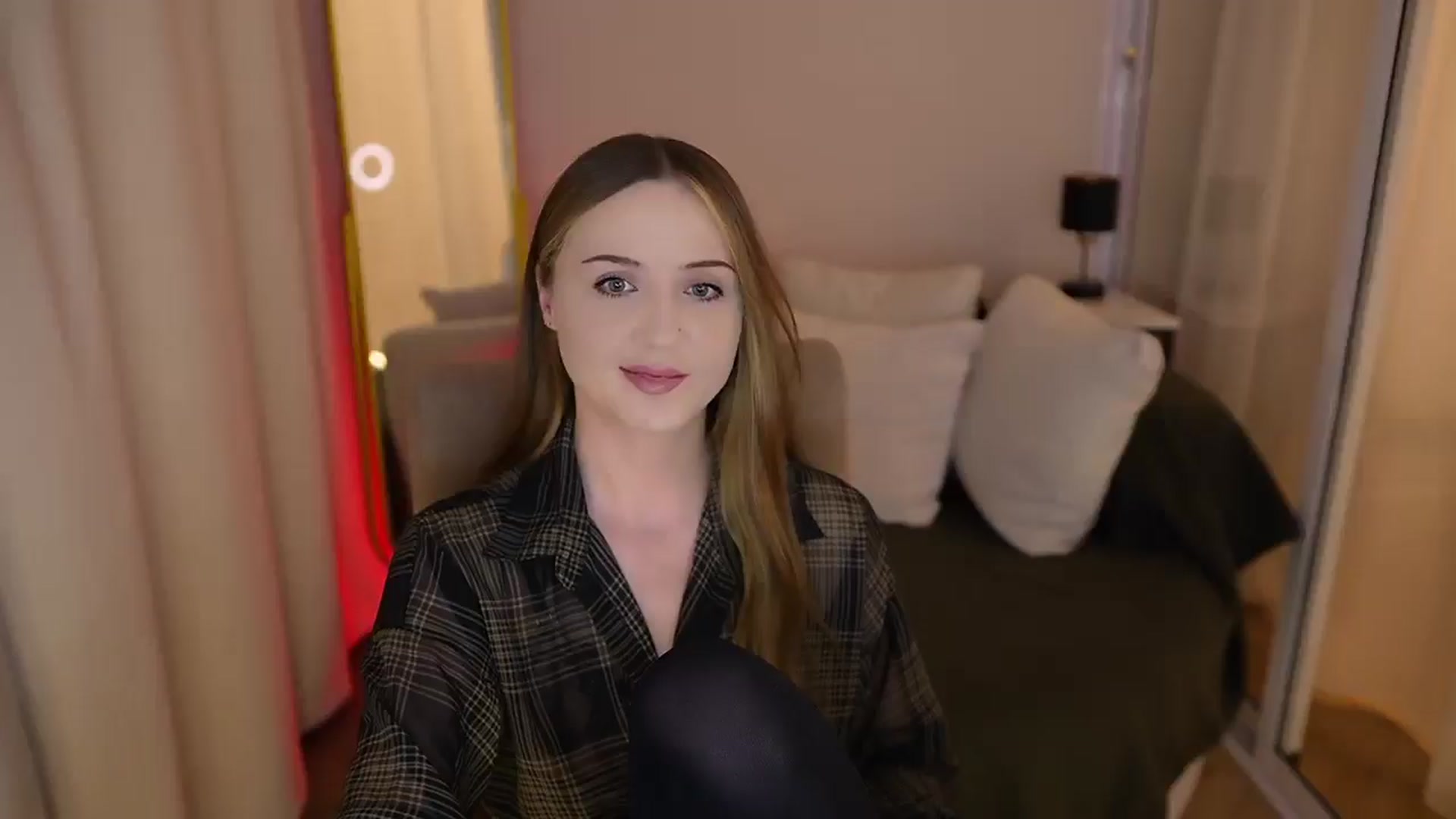 Gallery image thumbnail from Innocent_Soul's myfreecams stream on, 06/10/2025, 18:15 image 1 of 20