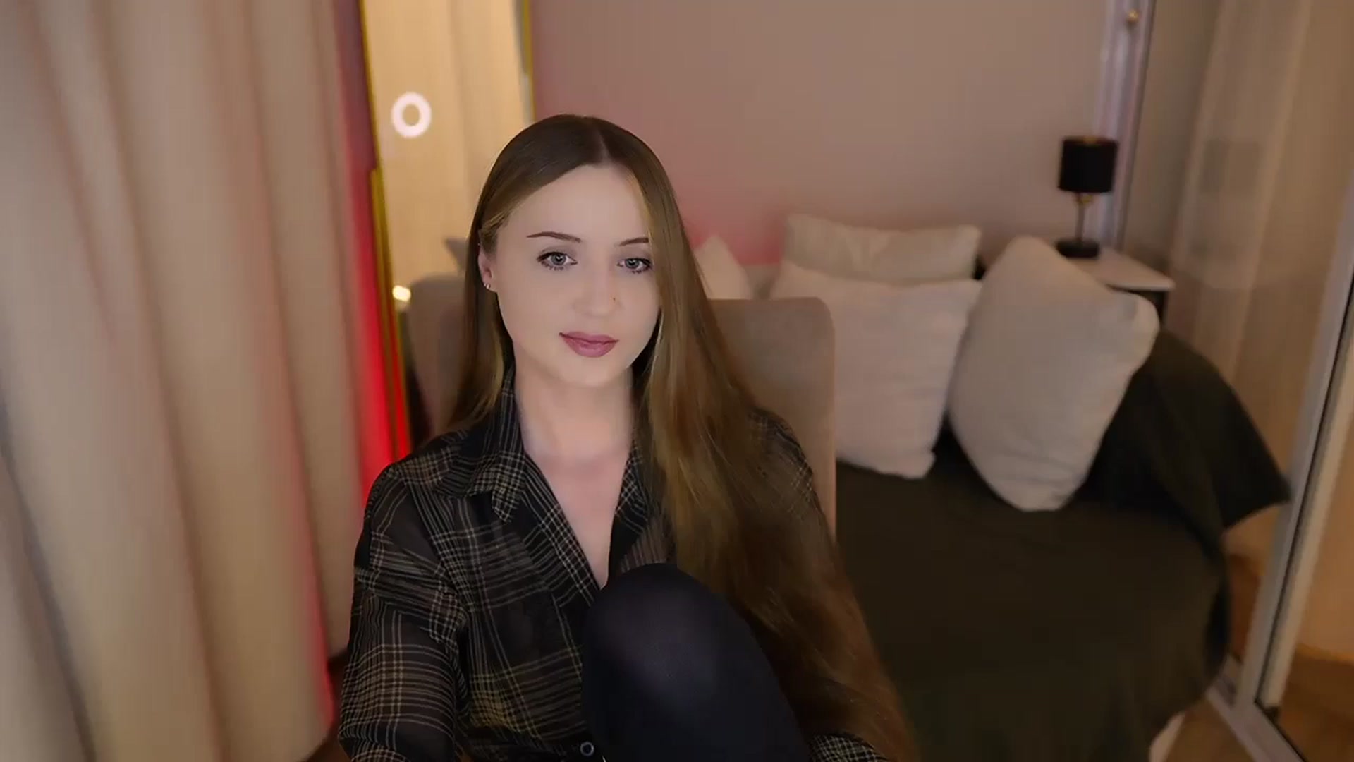 Gallery image thumbnail from Innocent_Soul's myfreecams stream on, 06/10/2025, 18:15 image 17 of 20