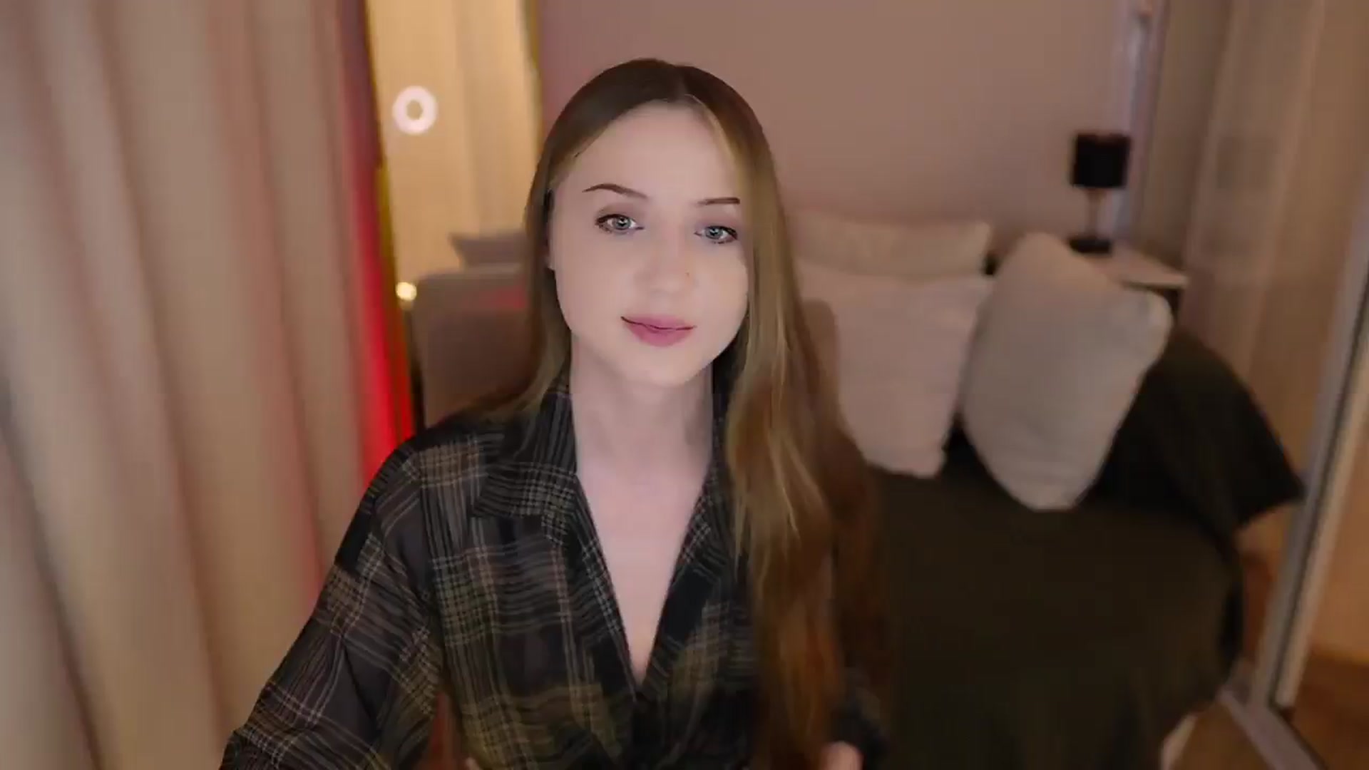 Gallery image thumbnail from Innocent_Soul's myfreecams stream on, 06/10/2025, 20:16 image 11 of 20