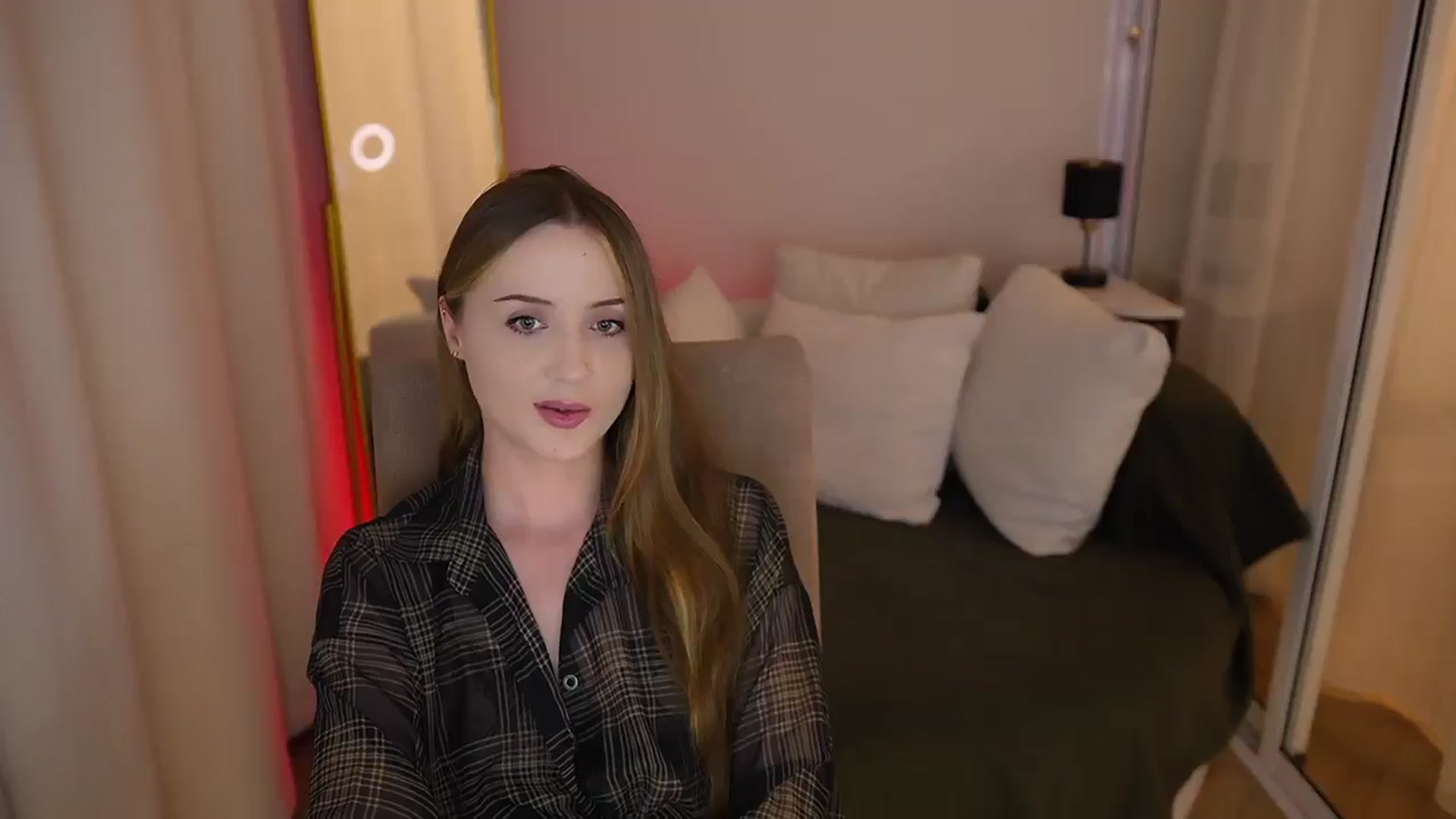 Gallery image thumbnail from Innocent_Soul's myfreecams stream on, 06/10/2025, 22:16 image 13 of 20