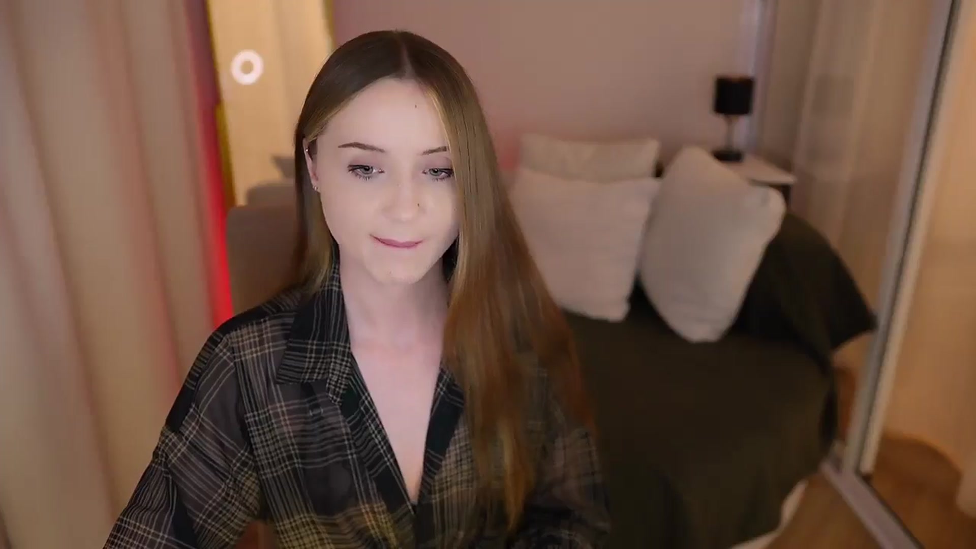 Gallery image thumbnail from Innocent_Soul's myfreecams stream on, 06/10/2025, 22:16 image 20 of 20