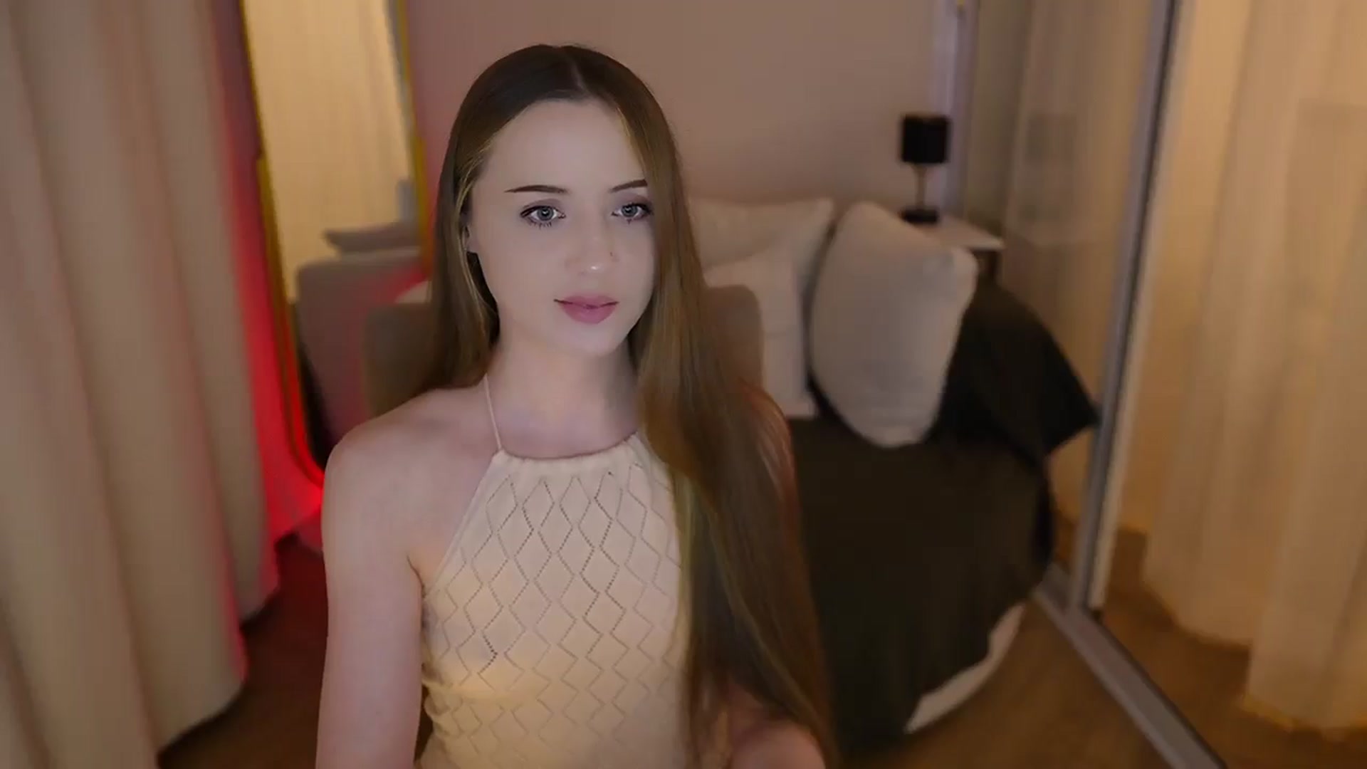Gallery image thumbnail from Innocent_Soul's myfreecams stream on, 06/14/2025, 20:34 image 7 of 20