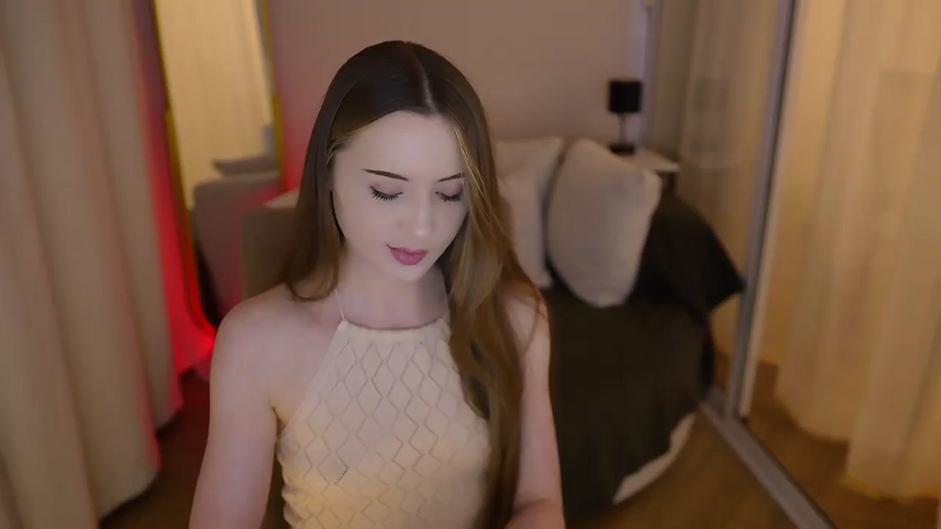 Gallery image thumbnail from Innocent_Soul's myfreecams stream on, 06/14/2025, 20:34 image 12 of 20