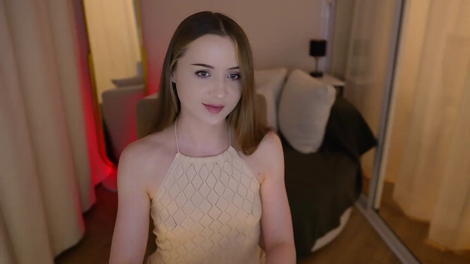Gallery image thumbnail from Innocent_Soul's myfreecams stream on, 06/14/2025, 20:34 image 4 of 20