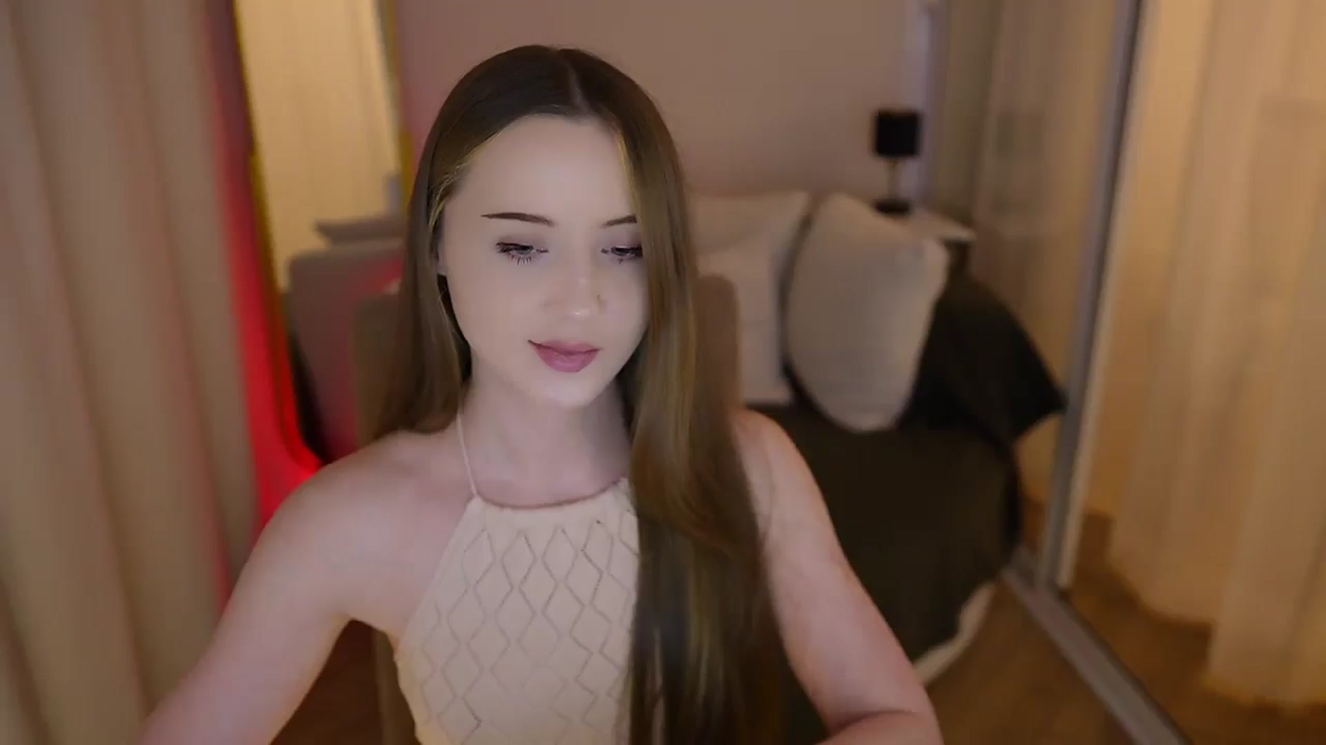 Gallery image thumbnail from Innocent_Soul's myfreecams stream on, 06/14/2025, 20:34 image 8 of 20