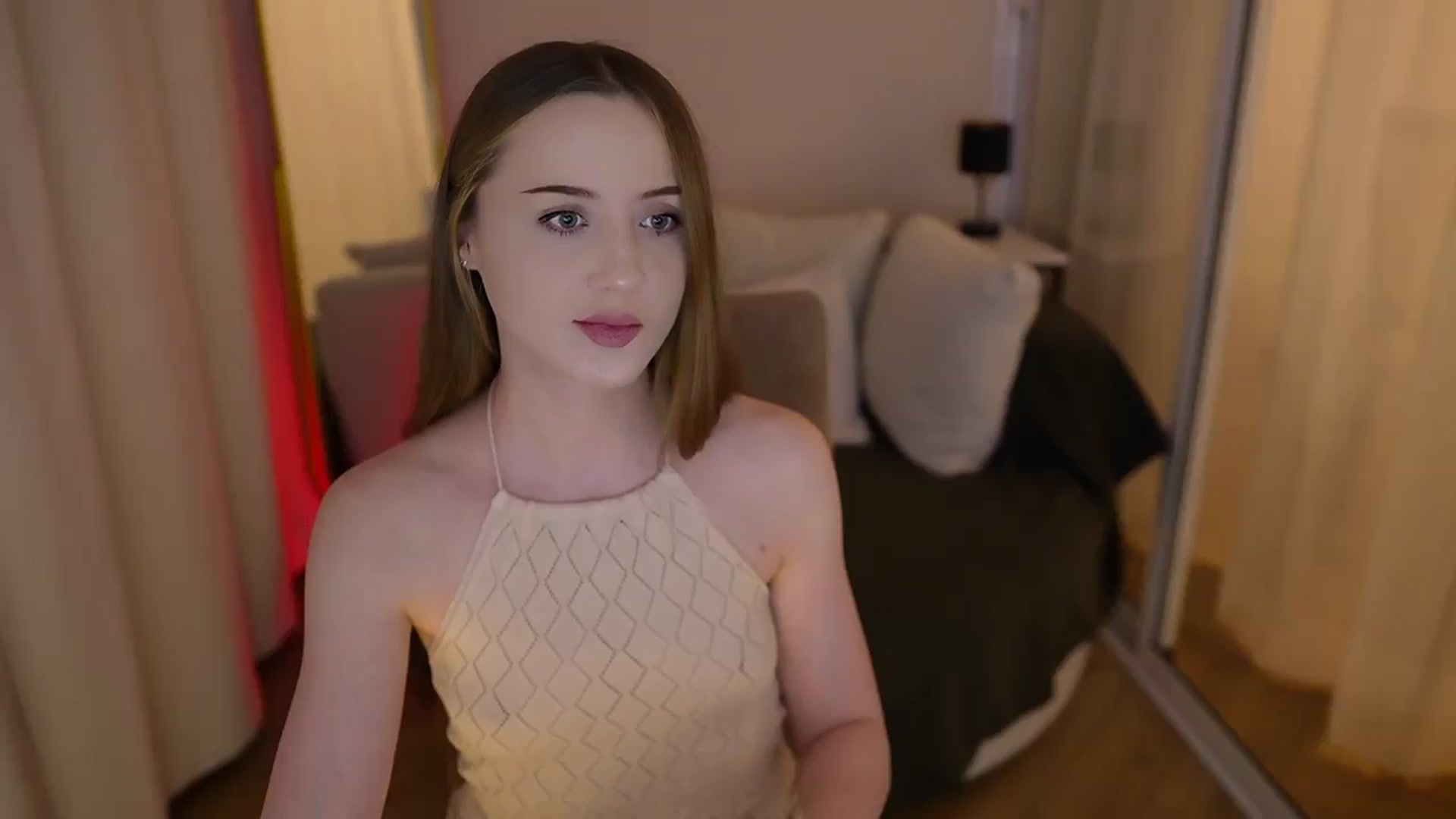 Gallery image thumbnail from Innocent_Soul's myfreecams stream on, 06/14/2025, 20:34 image 1 of 20