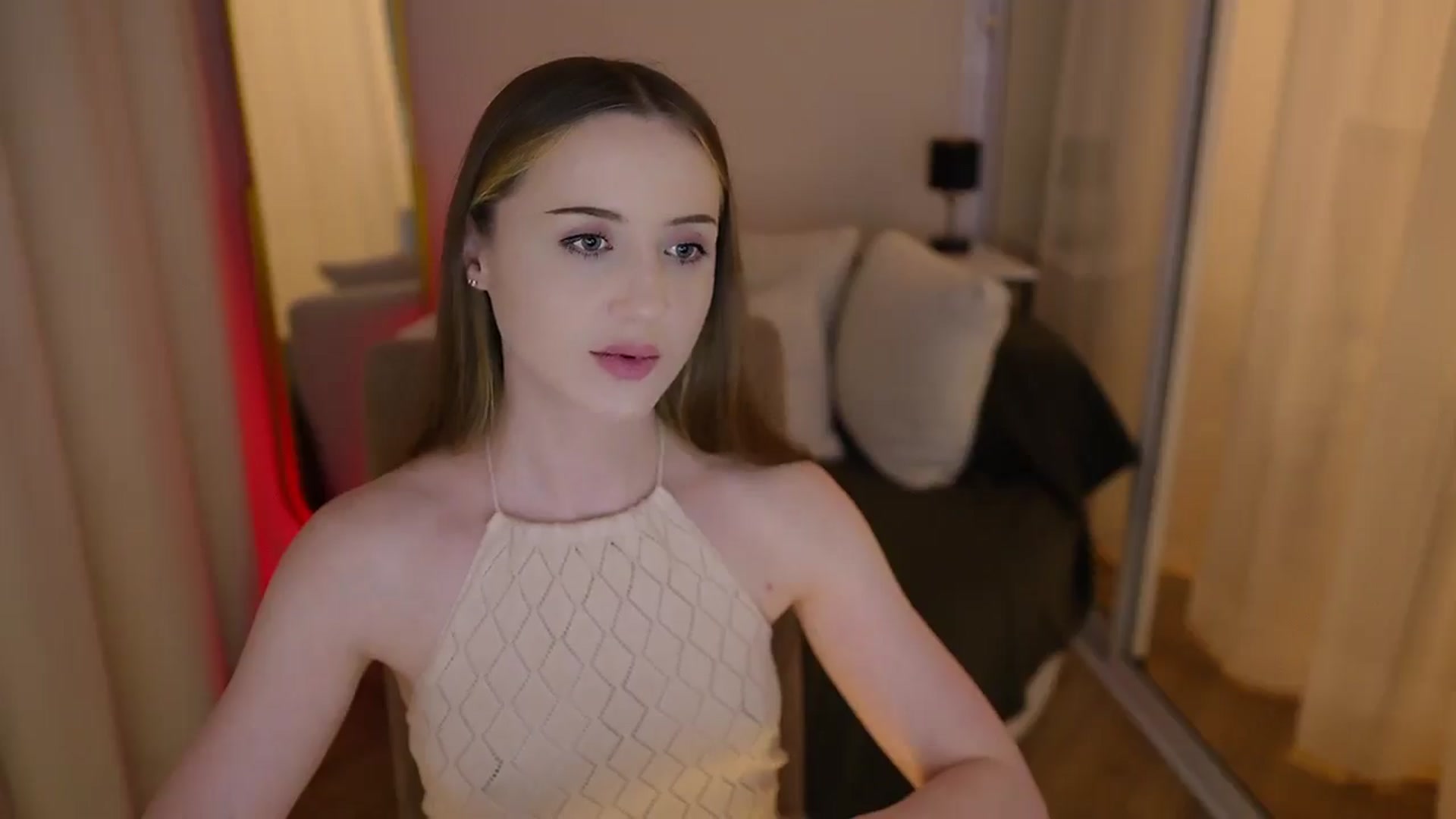 Gallery image thumbnail from Innocent_Soul's myfreecams stream on, 06/14/2025, 23:08 image 9 of 20