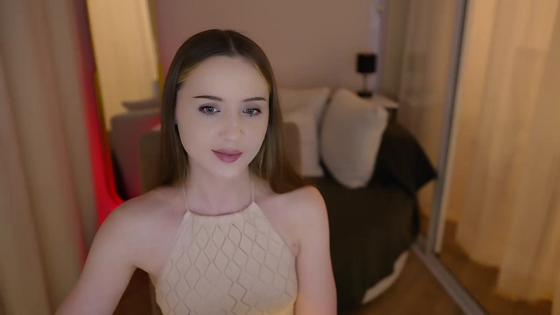 Gallery image thumbnail from Innocent_Soul's myfreecams stream on, 06/14/2025, 23:08 image 10 of 20