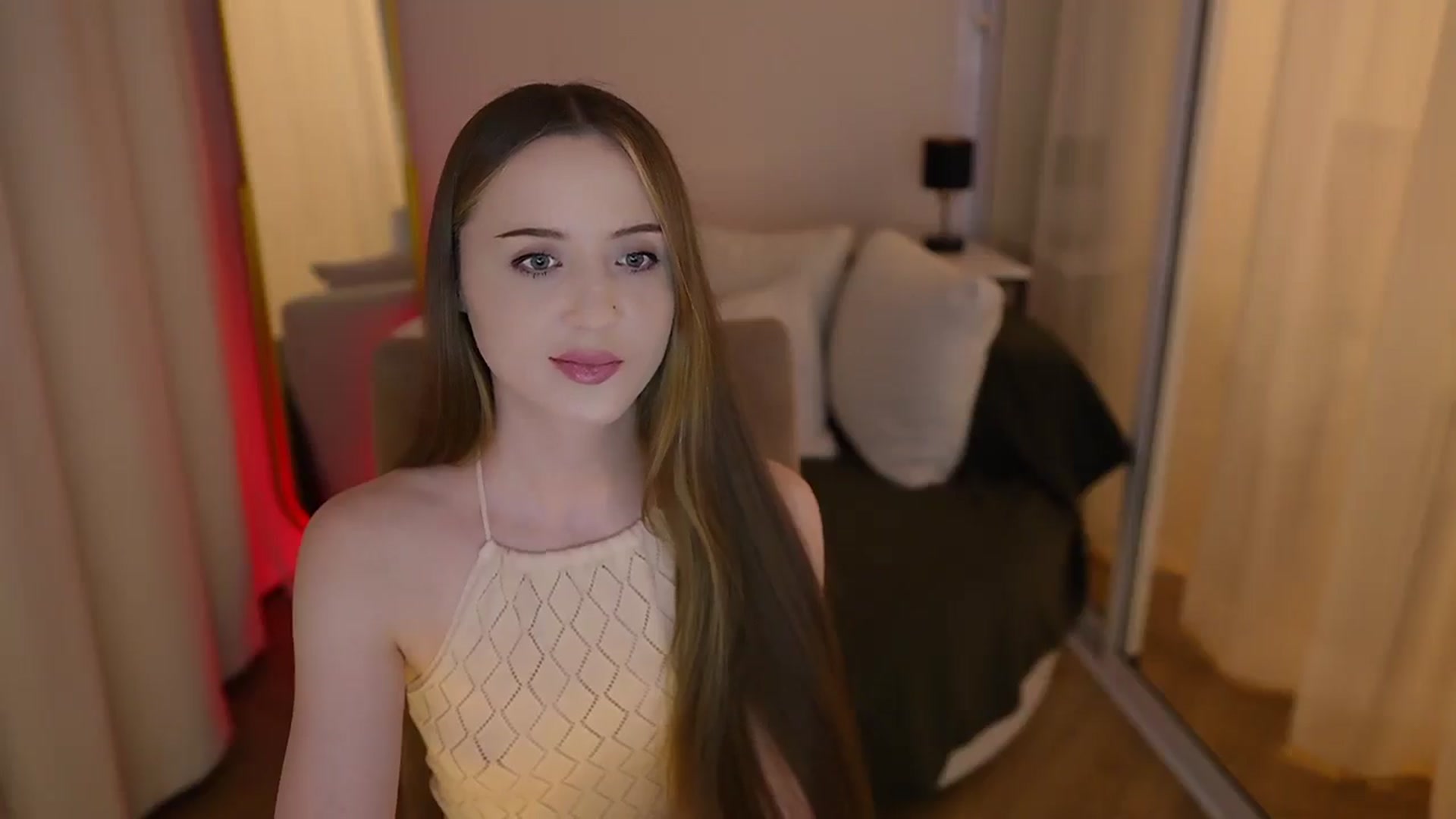 Gallery image thumbnail from Innocent_Soul's myfreecams stream on, 06/14/2025, 23:08 image 19 of 20