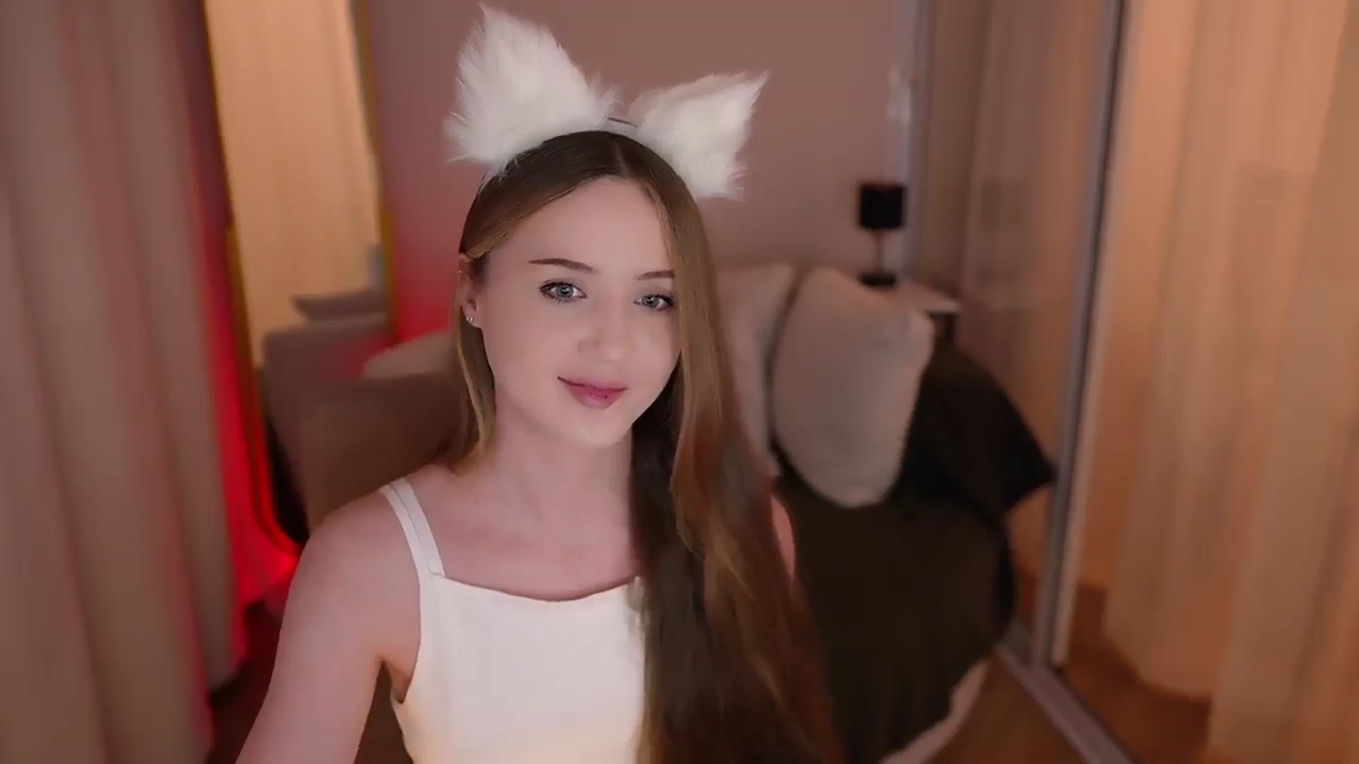 Gallery image thumbnail from Innocent_Soul's myfreecams stream on, 06/15/2025, 20:19 image 6 of 20