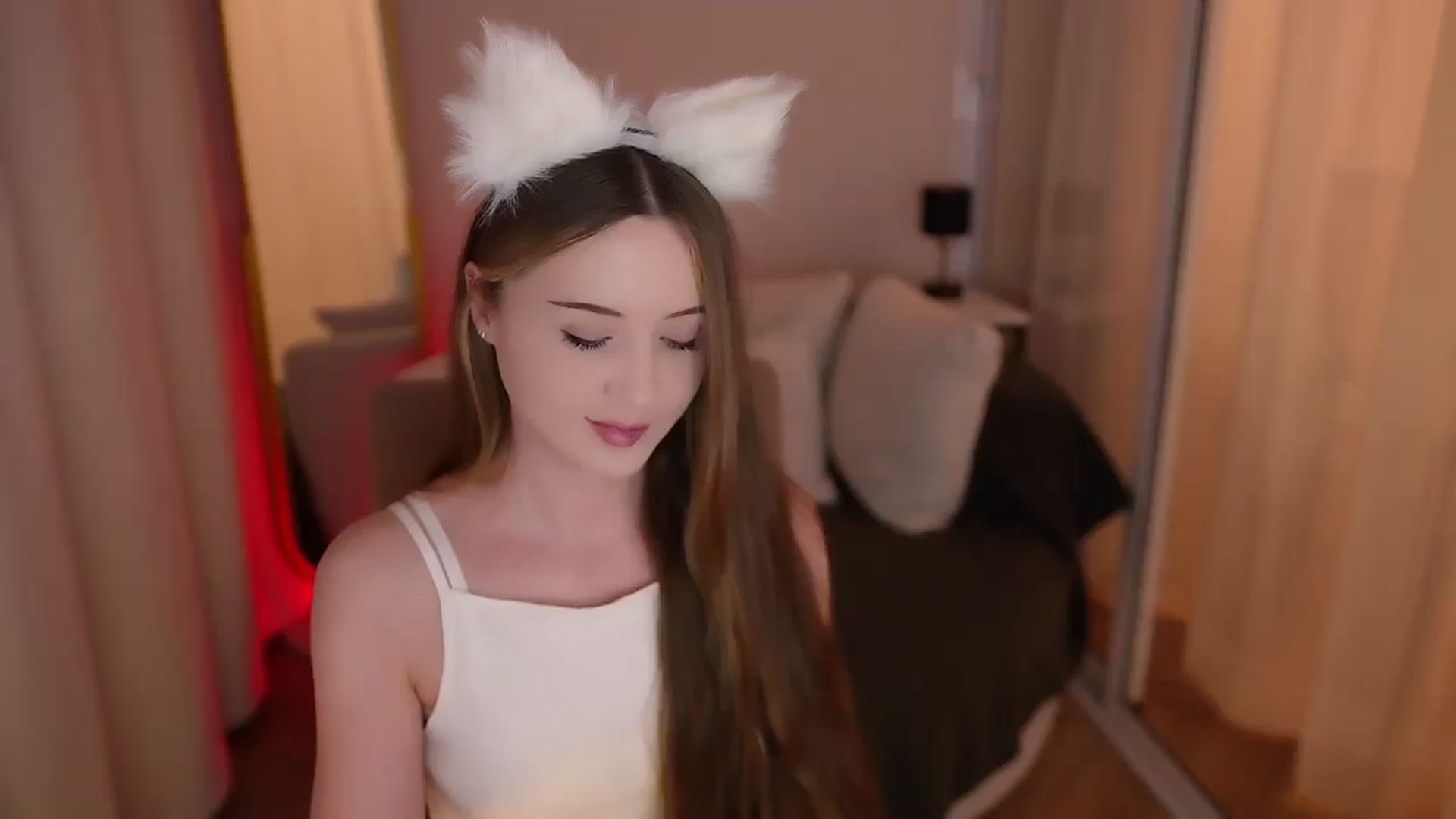 Gallery image thumbnail from Innocent_Soul's myfreecams stream on, 06/15/2025, 20:19 image 8 of 20