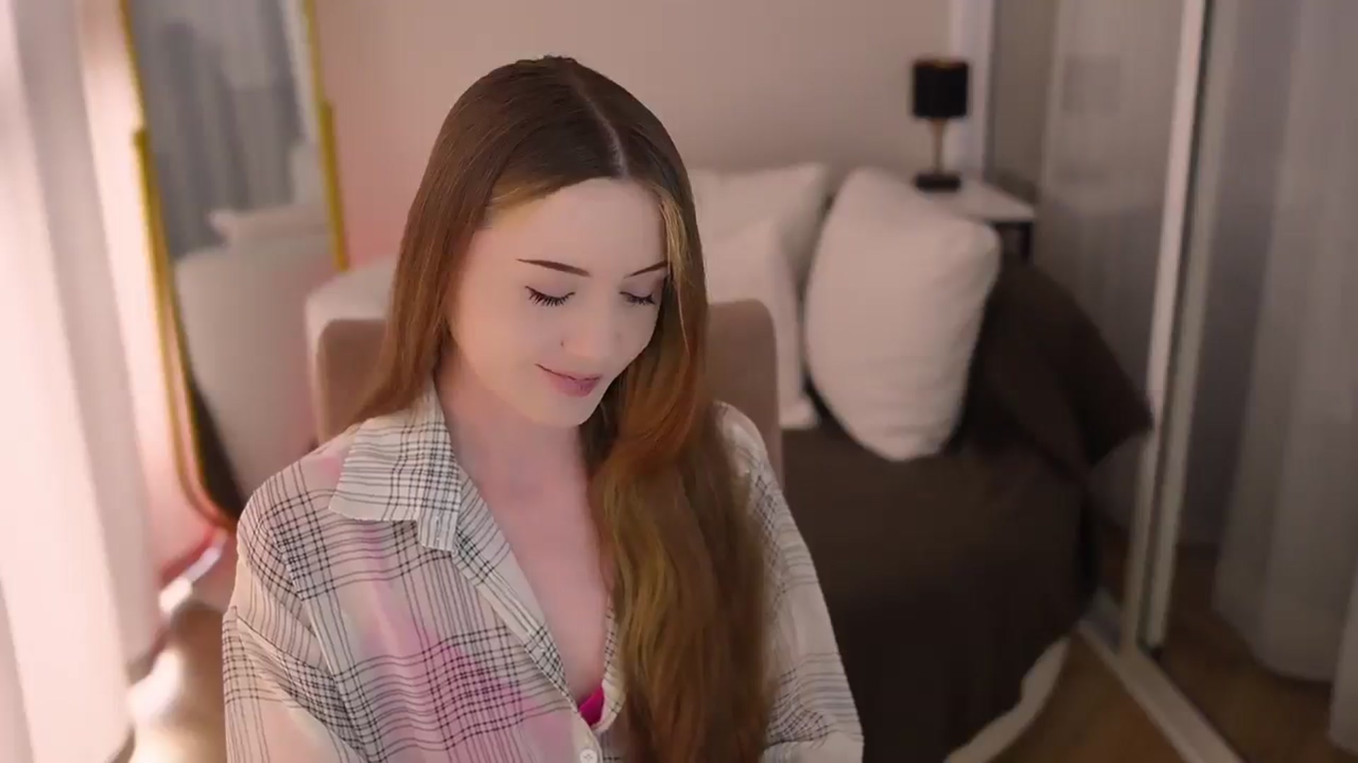 Gallery image thumbnail from Innocent_Soul's myfreecams stream on, 06/16/2025, 12:10 image 3 of 20