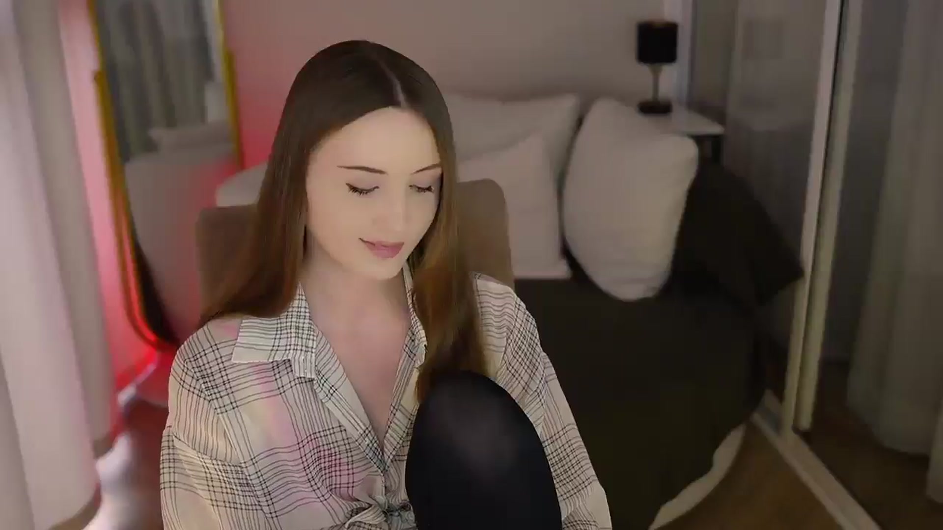 Gallery image thumbnail from Innocent_Soul's myfreecams stream on, 06/16/2025, 17:08 image 2 of 20