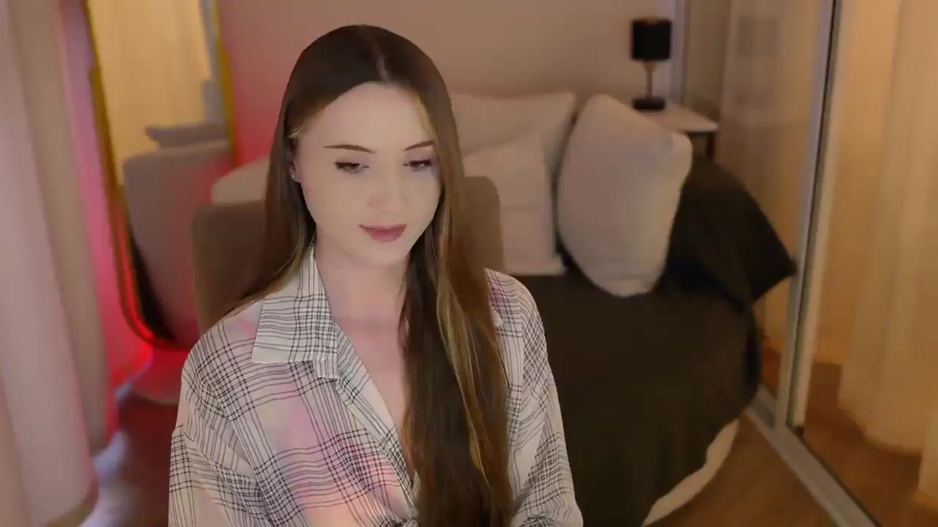 Gallery image thumbnail from Innocent_Soul's myfreecams stream on, 06/16/2025, 17:08 image 12 of 20