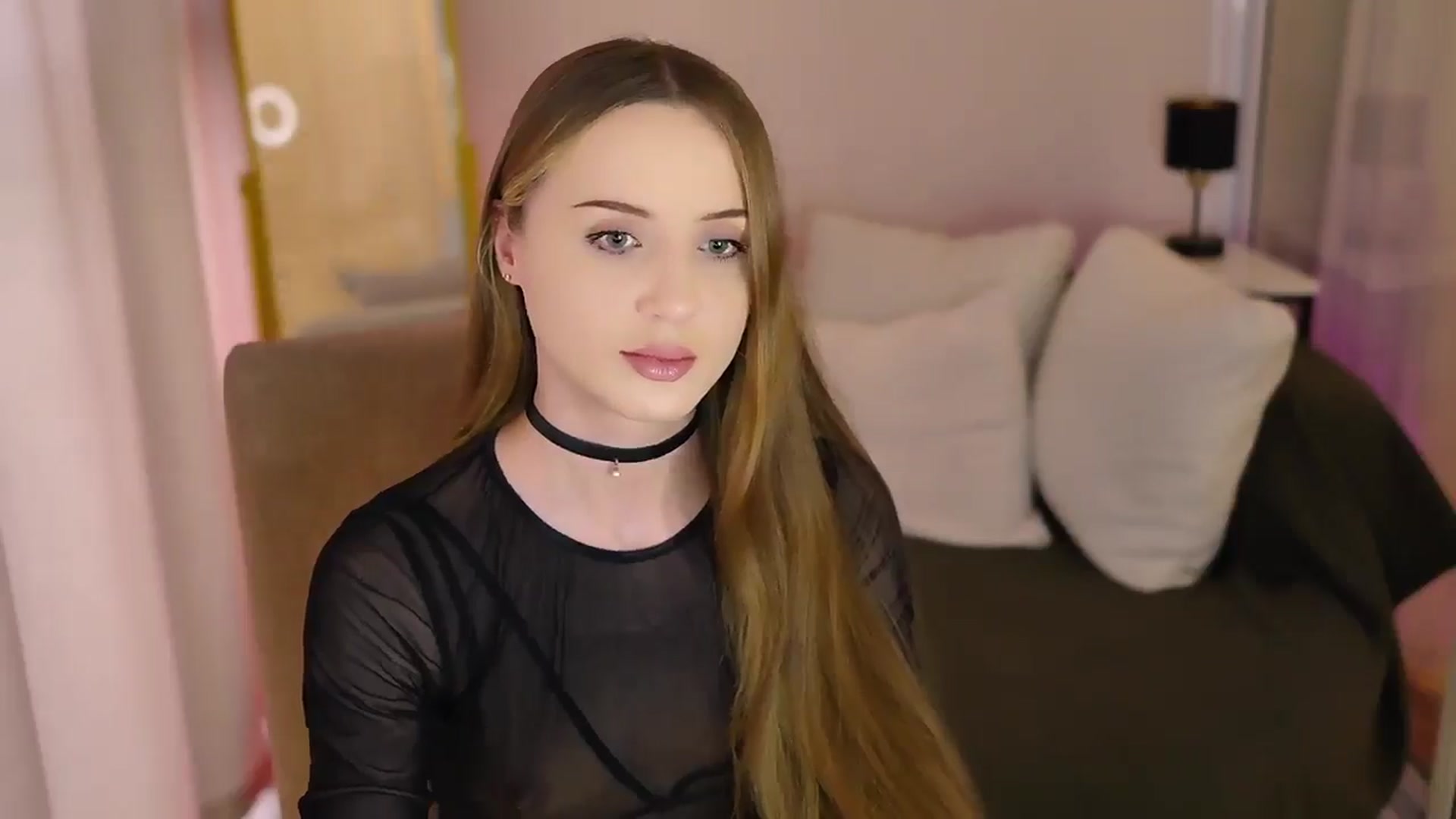 Gallery image thumbnail from Innocent_Soul's myfreecams stream on, 06/18/2025, 17:04 image 7 of 20