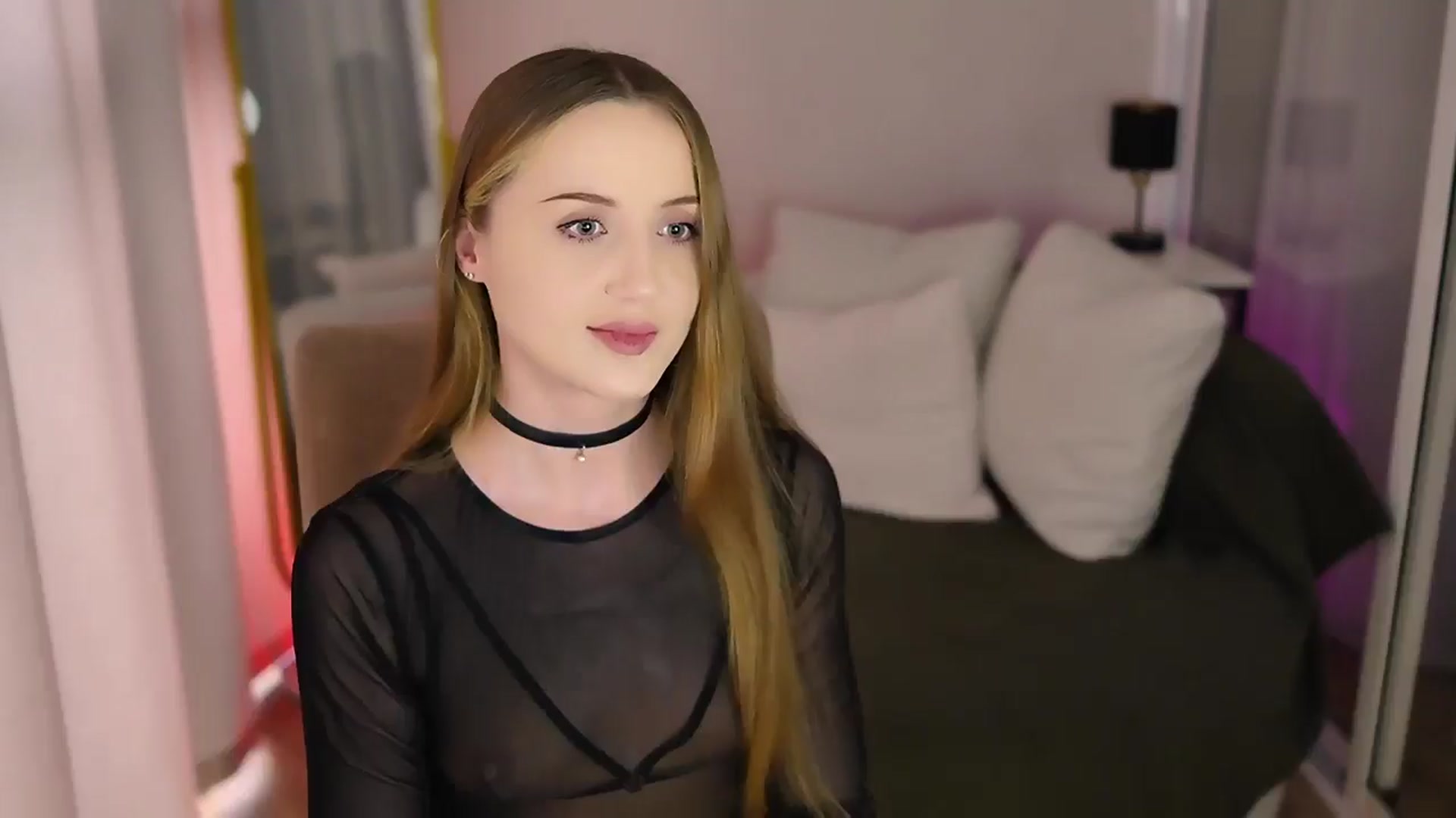 Gallery image thumbnail from Innocent_Soul's myfreecams stream on, 06/18/2025, 17:04 image 6 of 20