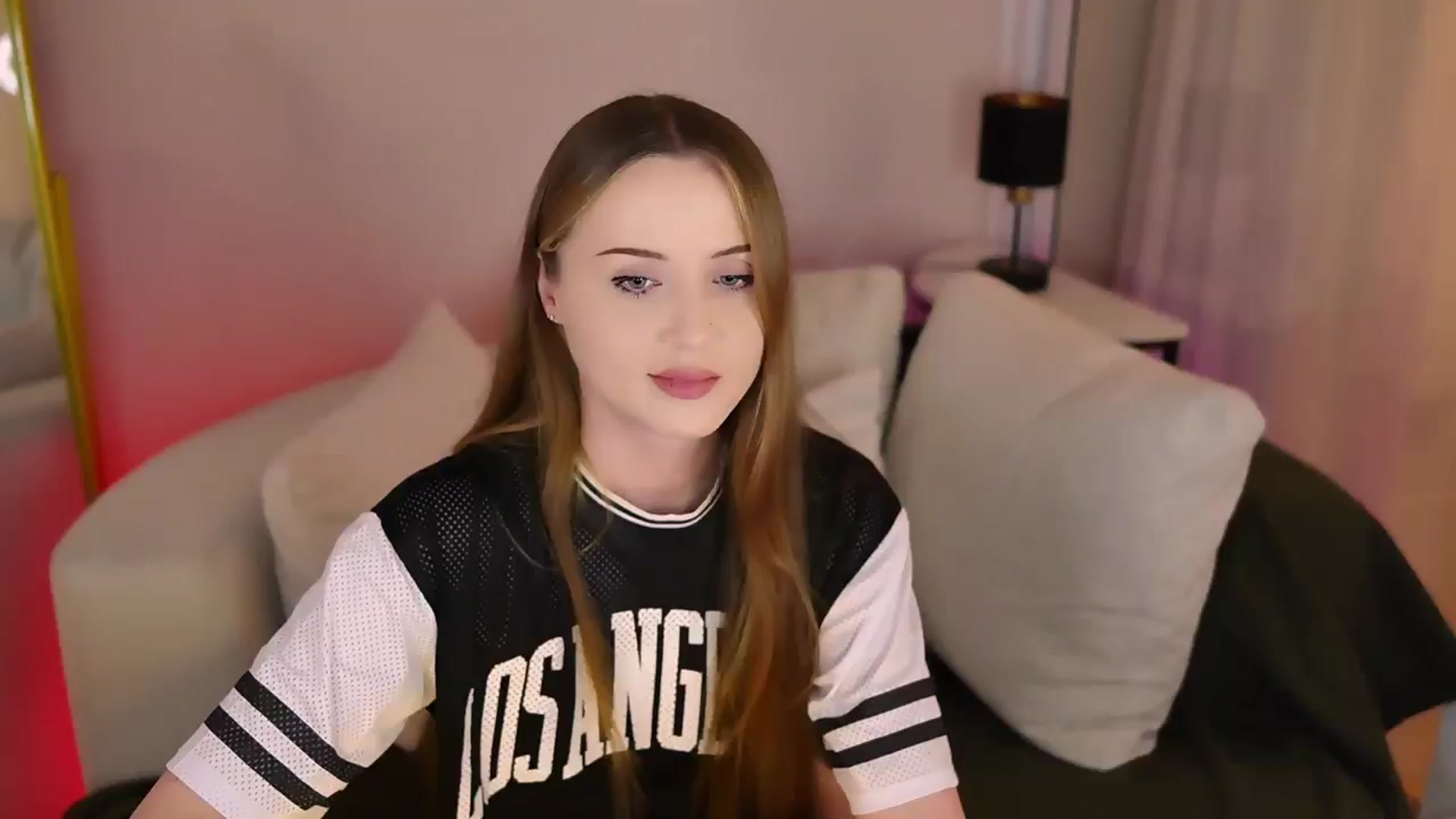 Gallery image thumbnail from Innocent_Soul's myfreecams stream on, 06/18/2025, 21:42 image 8 of 20