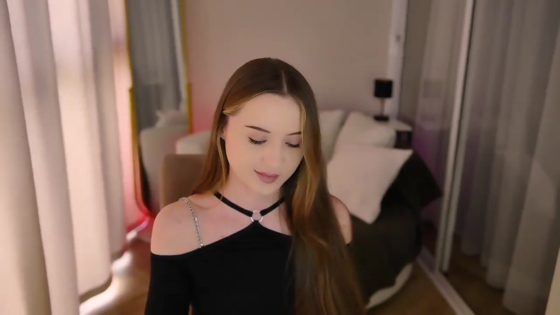Gallery image thumbnail from Innocent_Soul's myfreecams stream on, 06/22/2025, 15:01 image 6 of 20