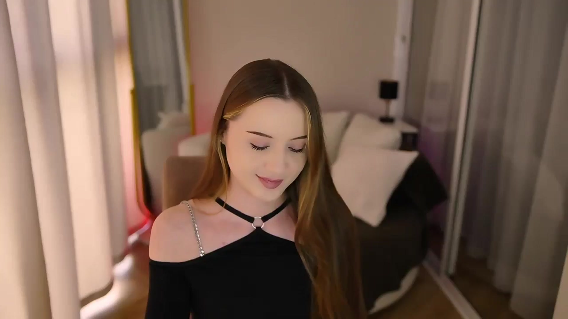 Gallery image thumbnail from Innocent_Soul's myfreecams stream on, 06/22/2025, 15:01 image 20 of 20