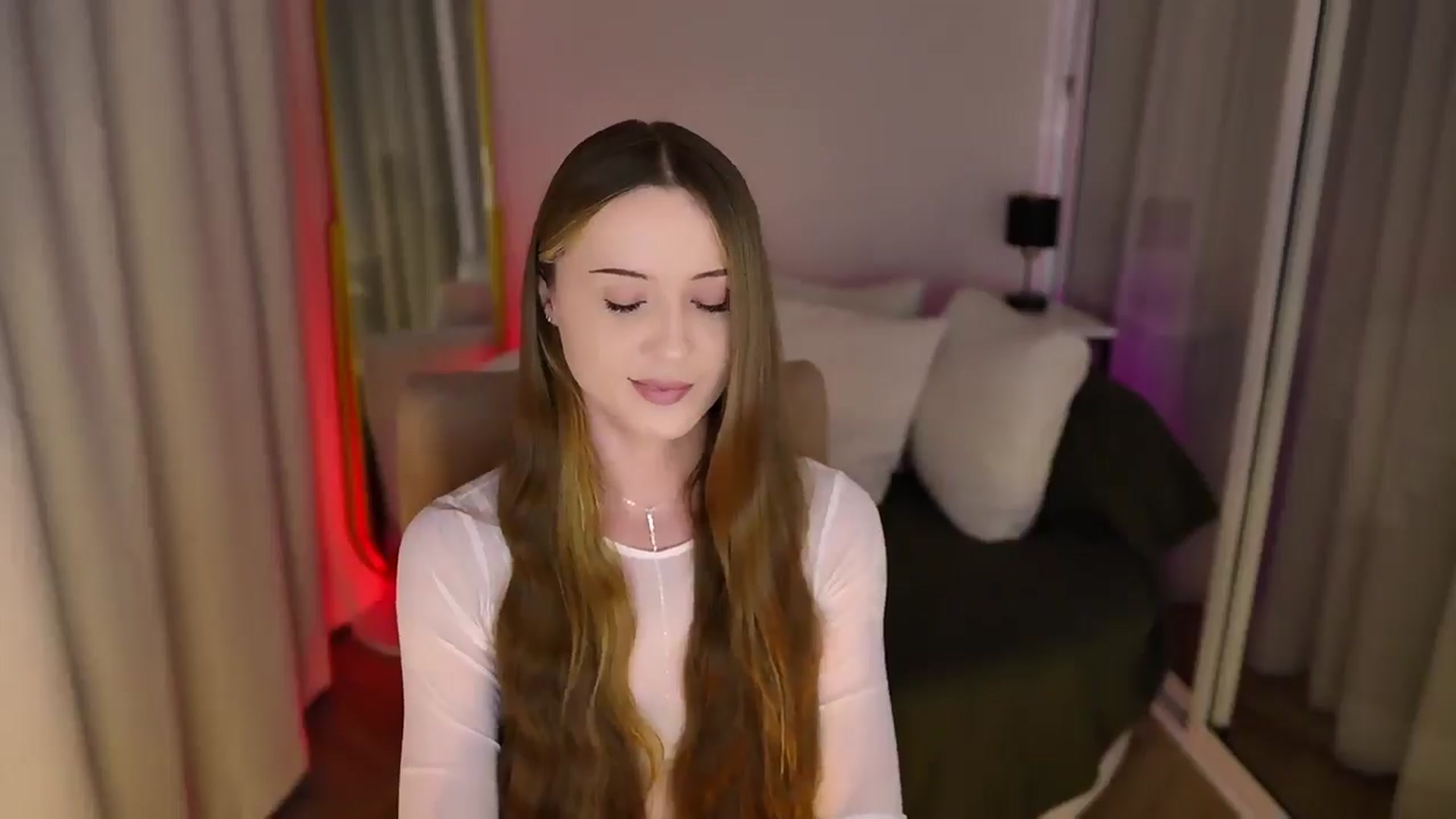 Gallery image thumbnail from Innocent_Soul's myfreecams stream on, 06/23/2025, 18:22 image 15 of 20