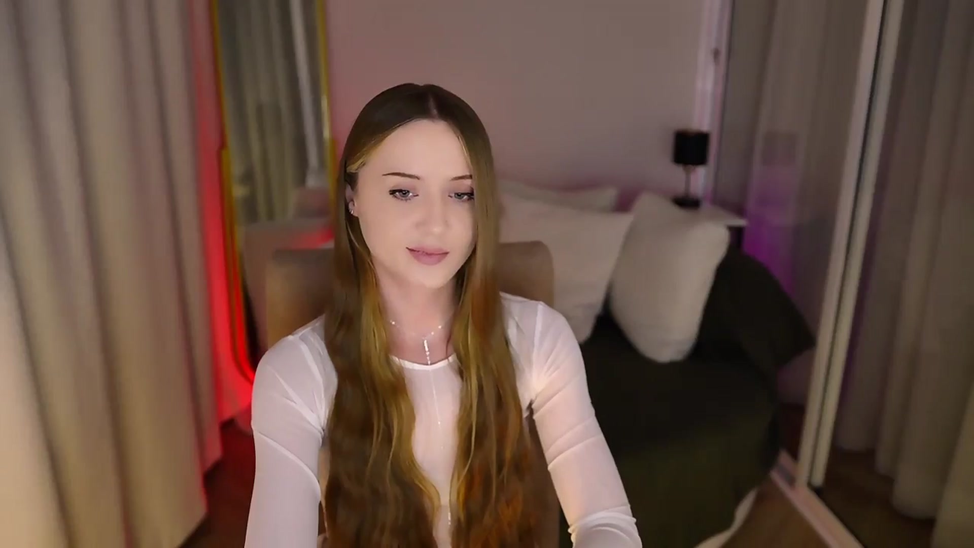 Gallery image thumbnail from Innocent_Soul's myfreecams stream on, 06/23/2025, 18:22 image 17 of 20